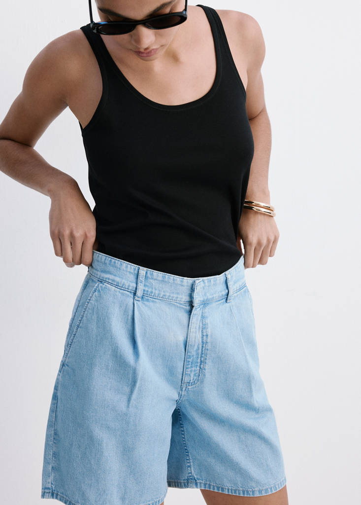 Mid-rise denim bermuda shorts with pleats — Light Blue