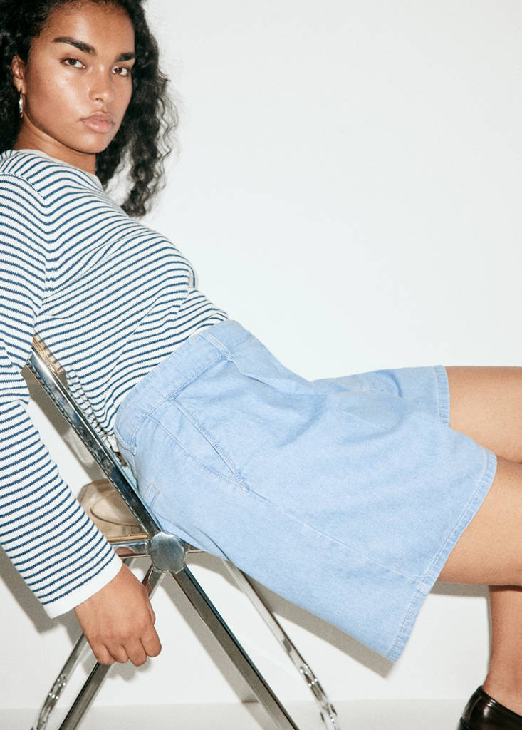 Mid-rise denim bermuda shorts with pleats — Light Blue