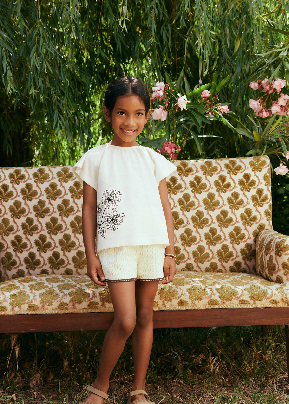 Cotton T-shirt with embroidered flowers — Off White
