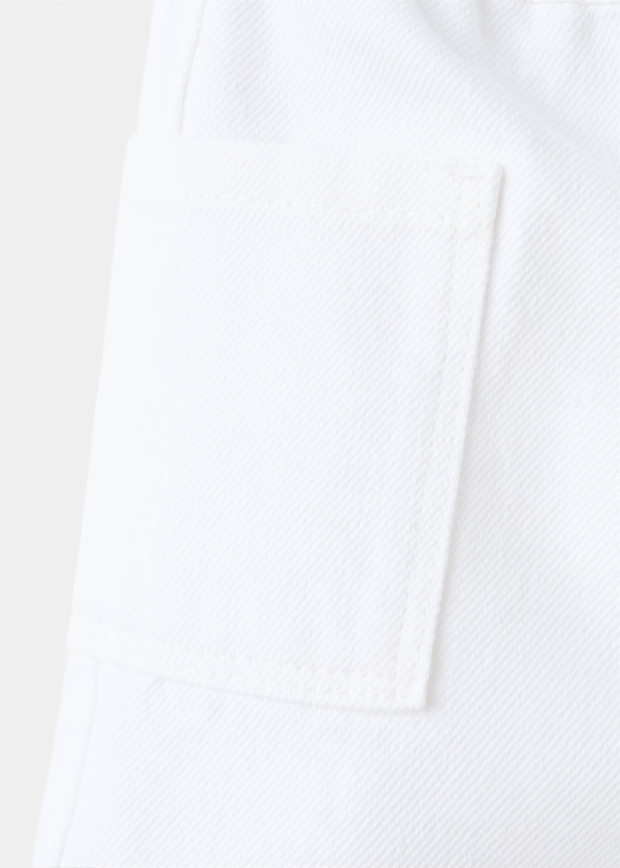 Denim shorts with pocket details - Details of the article 8, Off White. Ref: 37061420-00.