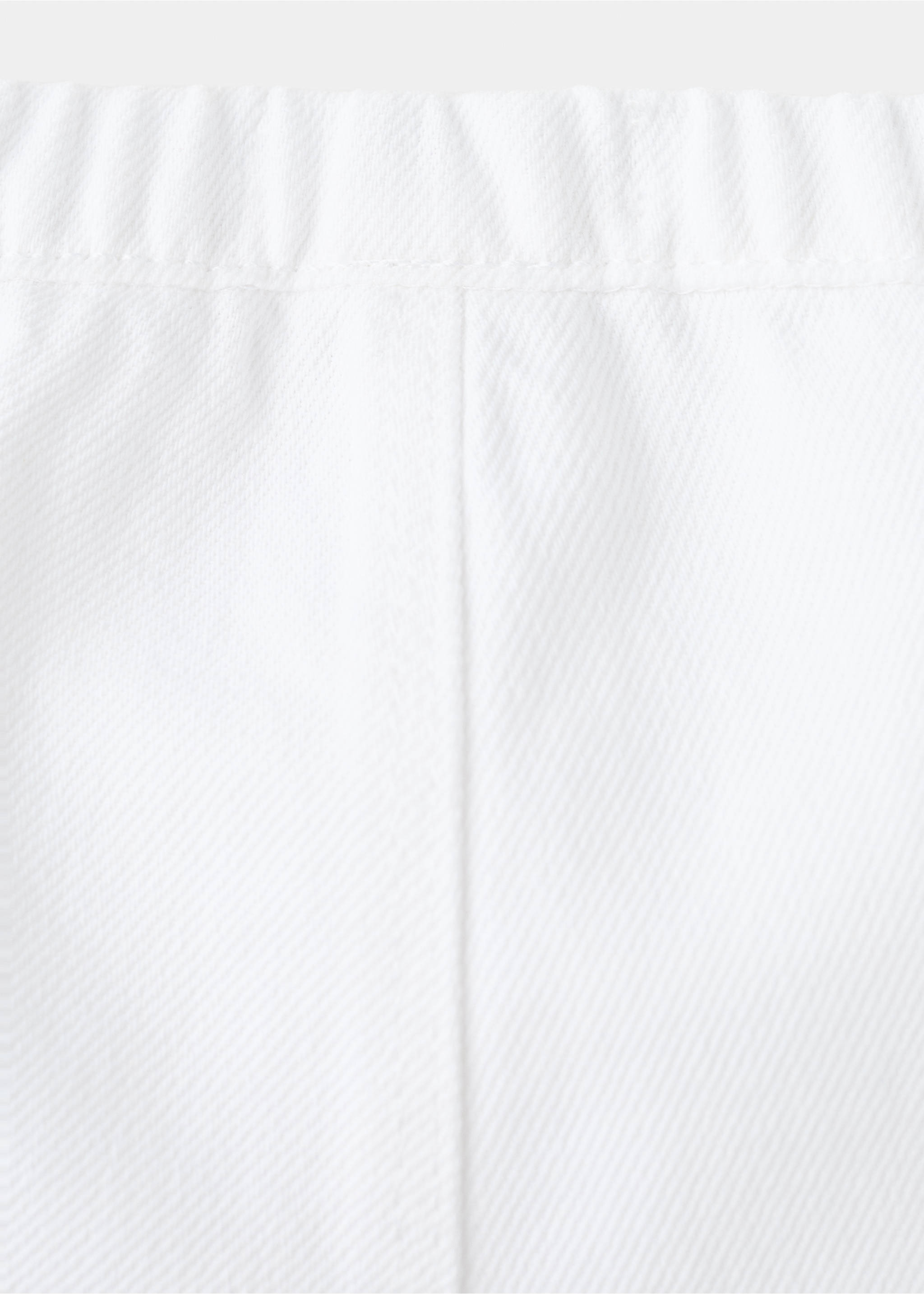 Denim shorts with pocket details - Details of the article 0, Off White. Ref: 37061420-00.