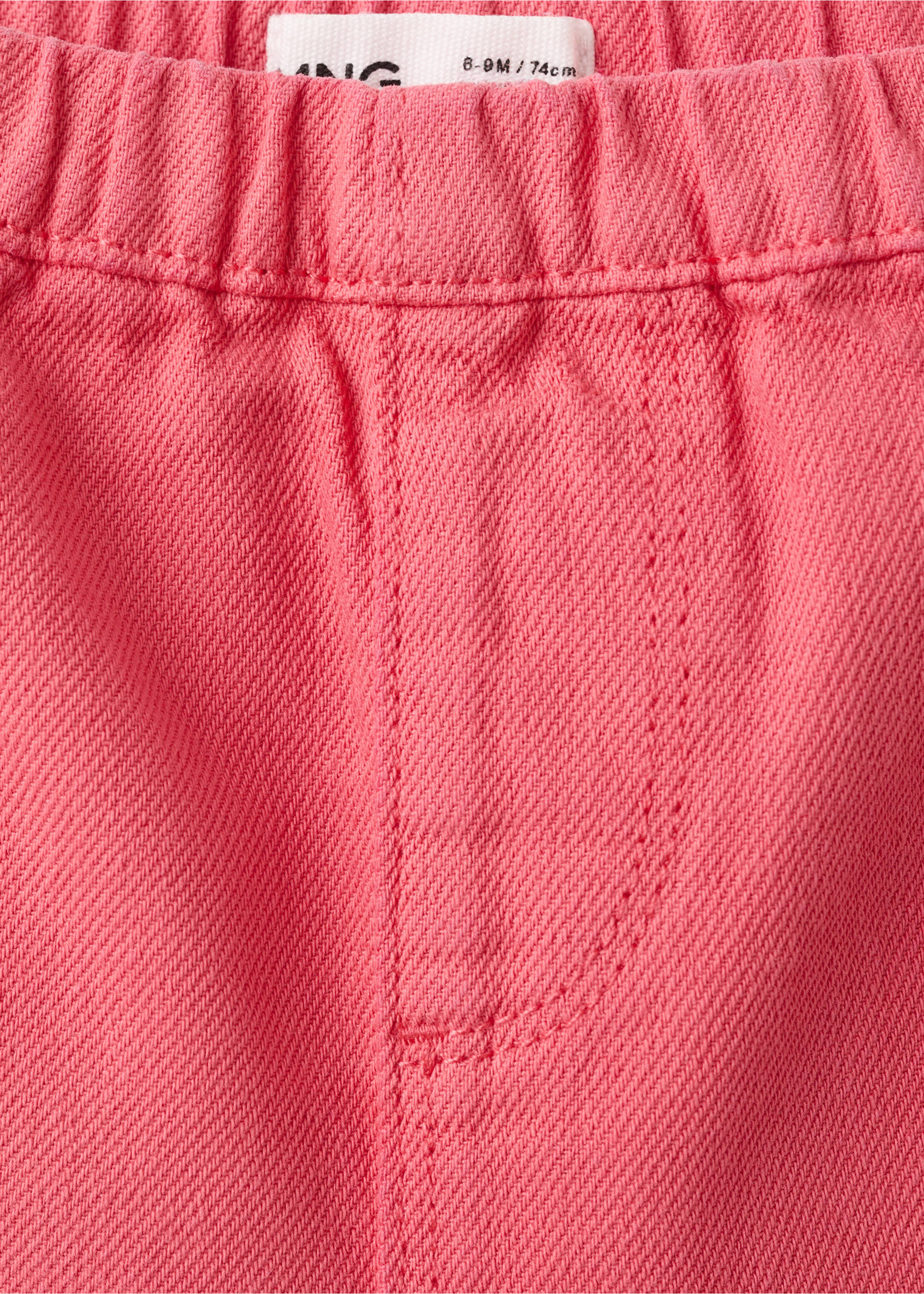 Denim shorts with pocket details - Details of the article 8, Red. Ref: 37061420-00.