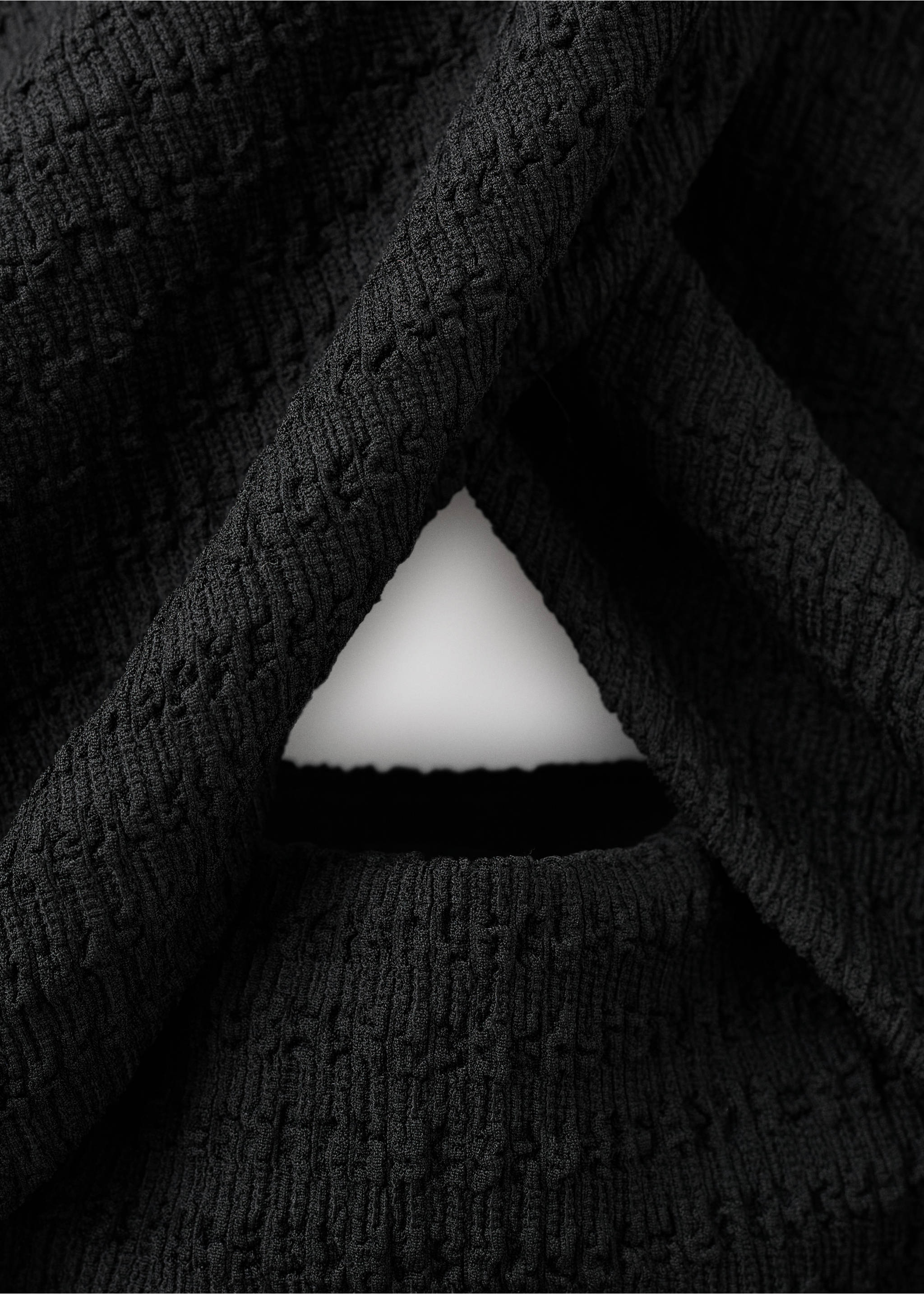 Robe dos nu croisée avec ouverture - Détail de l'article 0, Noir. Ref: 37061427-00.