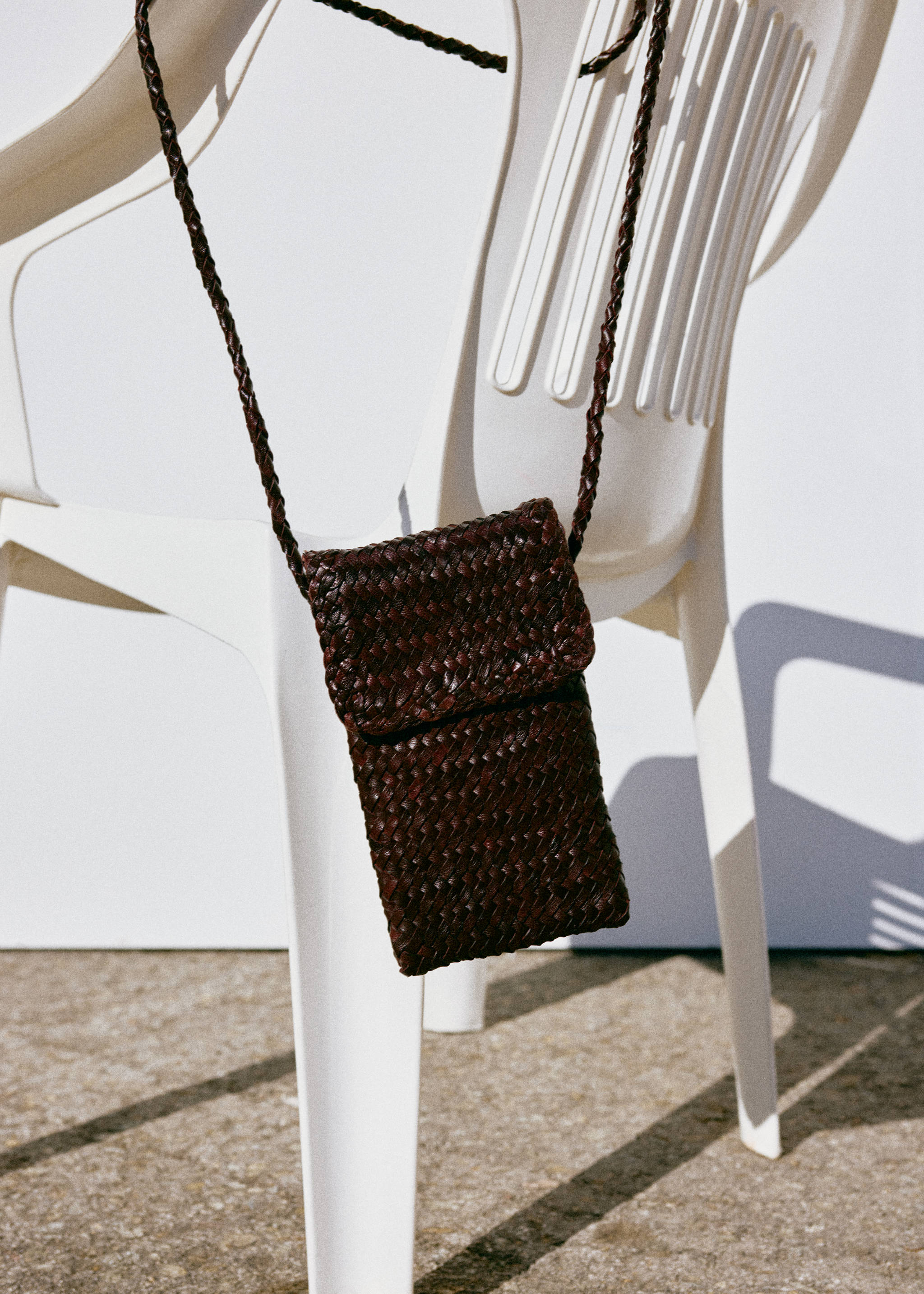Braided leather phone case - Details of the article 9, Chocolate. Ref: 37061433-00.