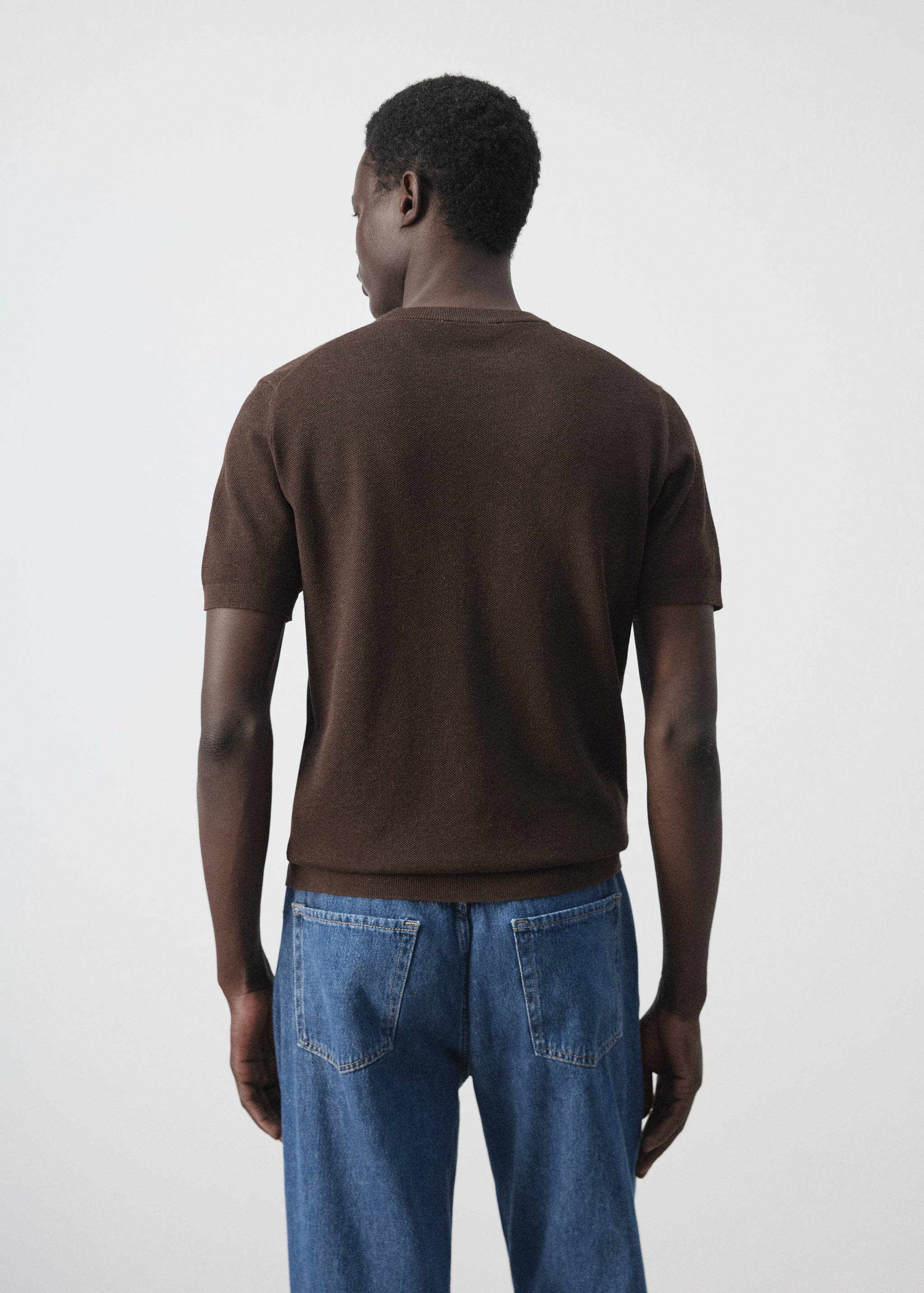 Regular fit t-shirt i trikå - Artikelns baksida