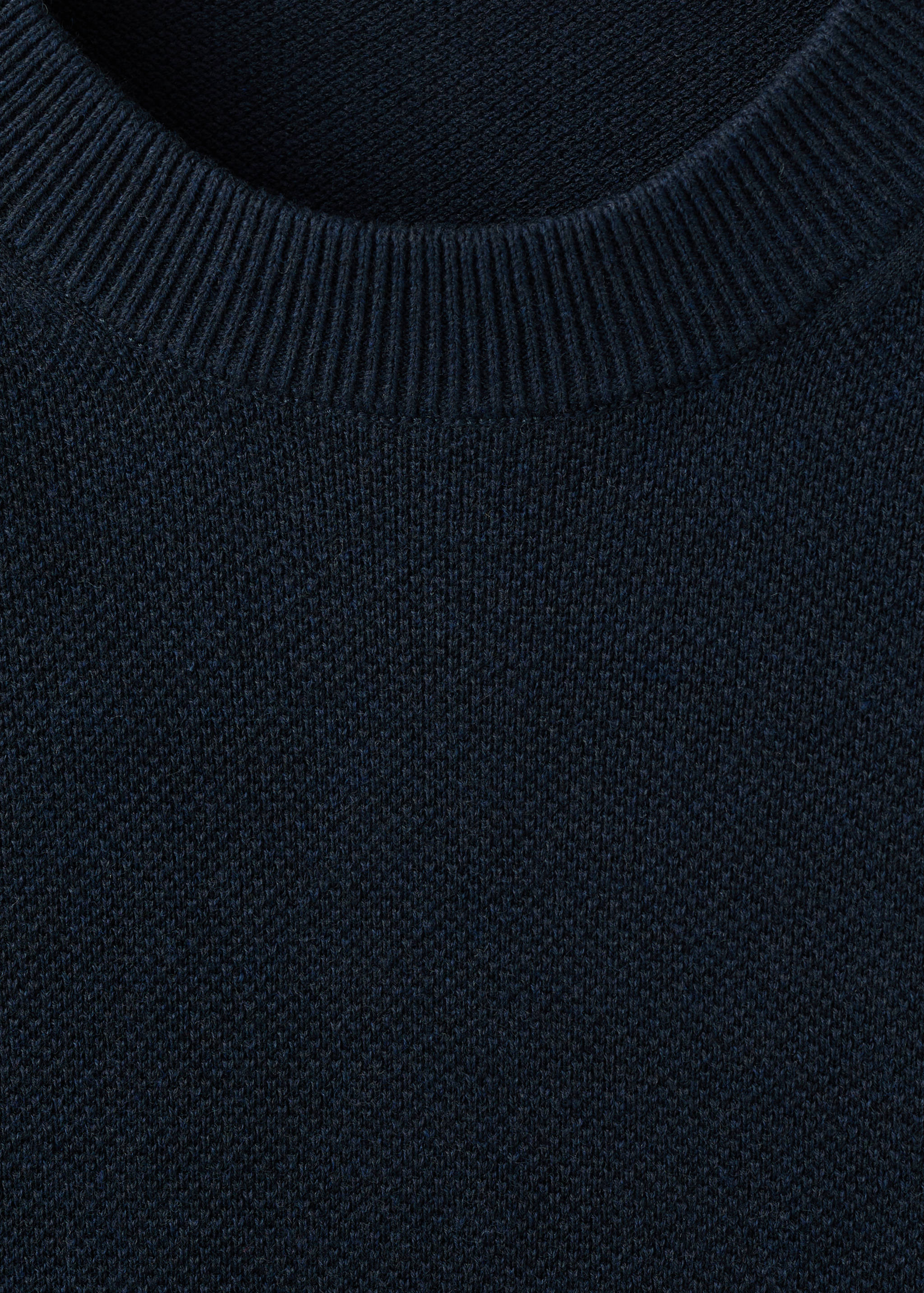 Regular fit t-shirt i trikå - Detaljer om artikeln 8