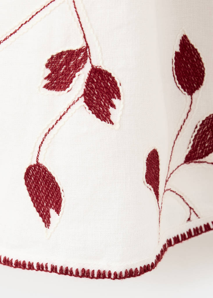 Floral embroidery dress — Ecru