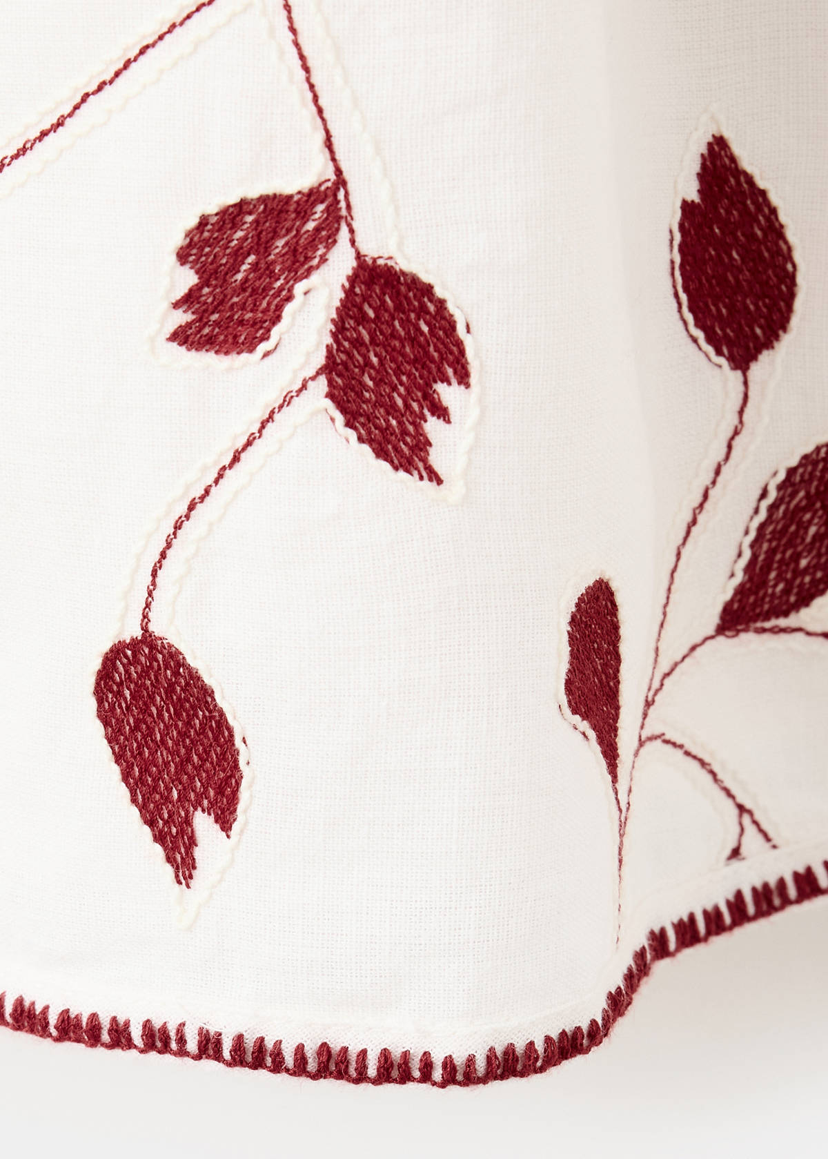 Floral embroidery dress — Ecru
