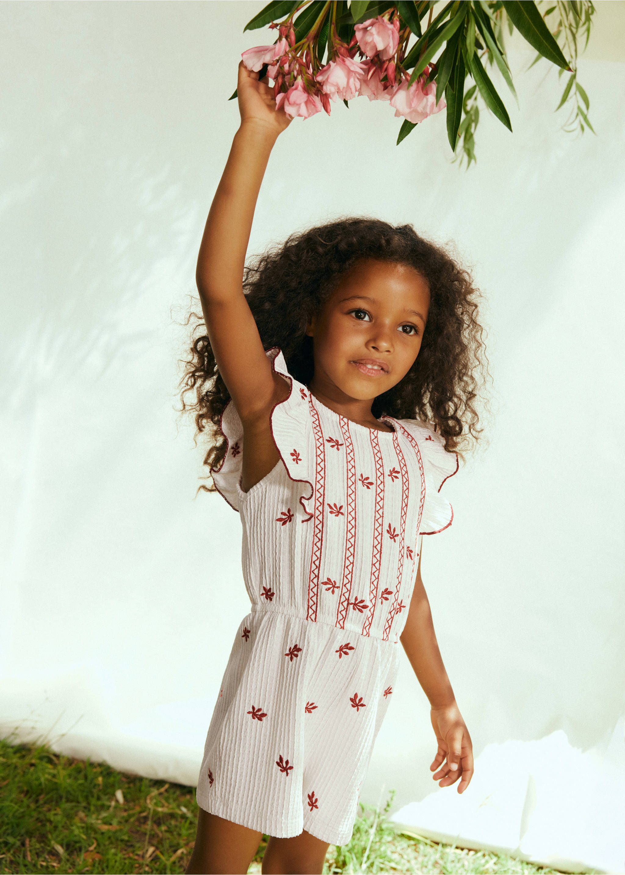 Embroidered details jumpsuit - Medium plane, Ecru. Ref: 37061443-00.