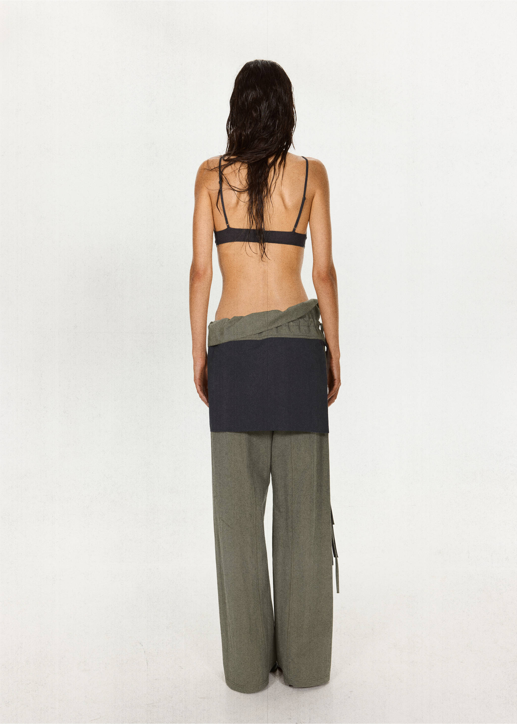 Straight-leg contrast trousers - Reverse of the article, Grey. Ref: 37061451-00.