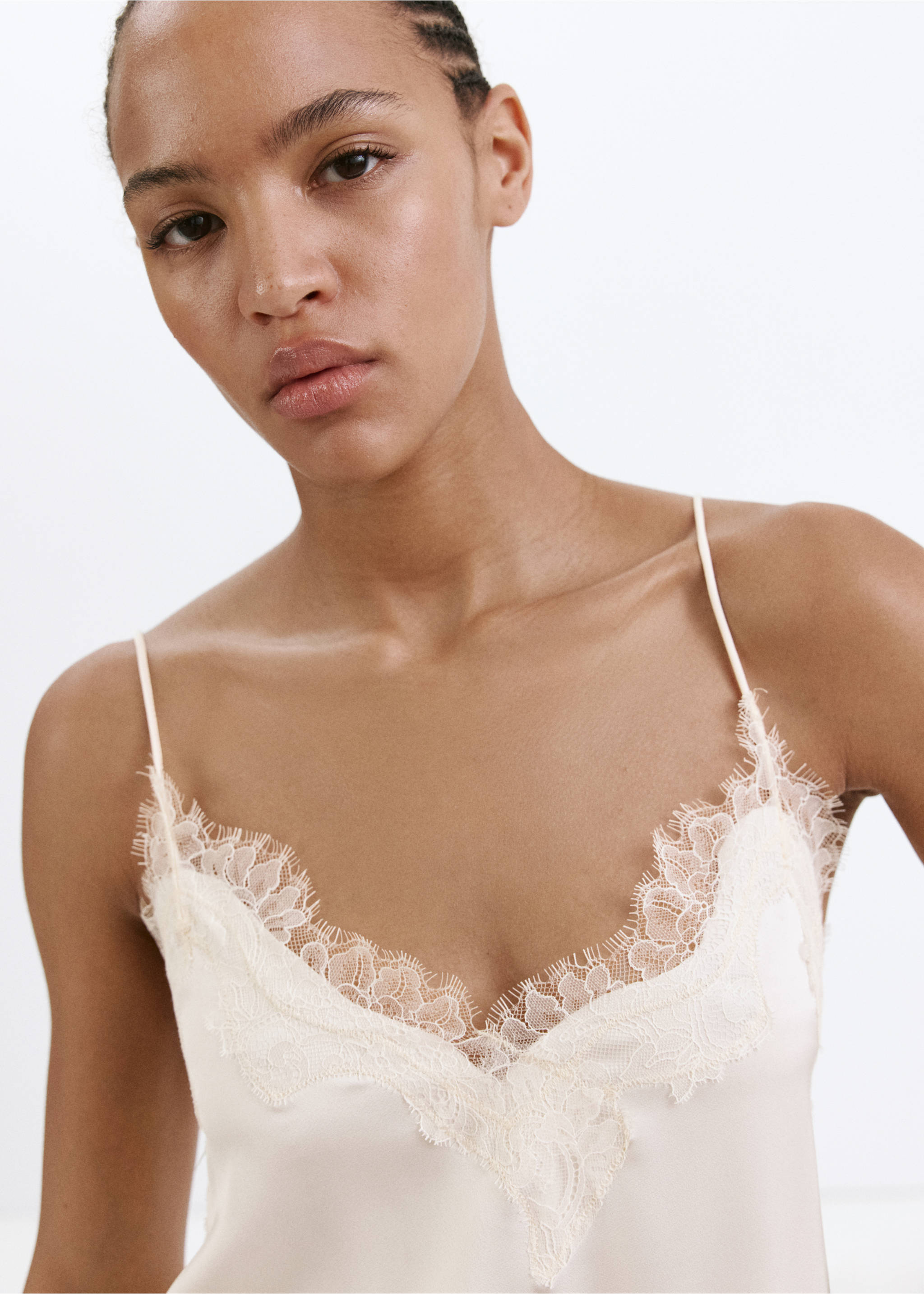 Top lingerie dentelle asymétrique - Détail de l'article 1, Ivoire. Ref: 37061457-00.