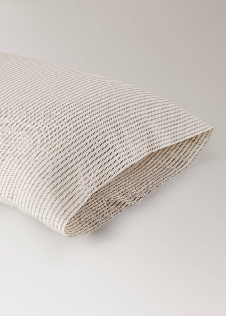 Seersucker cotton pillowcase with fine stripes 45x110 cm — Coffee