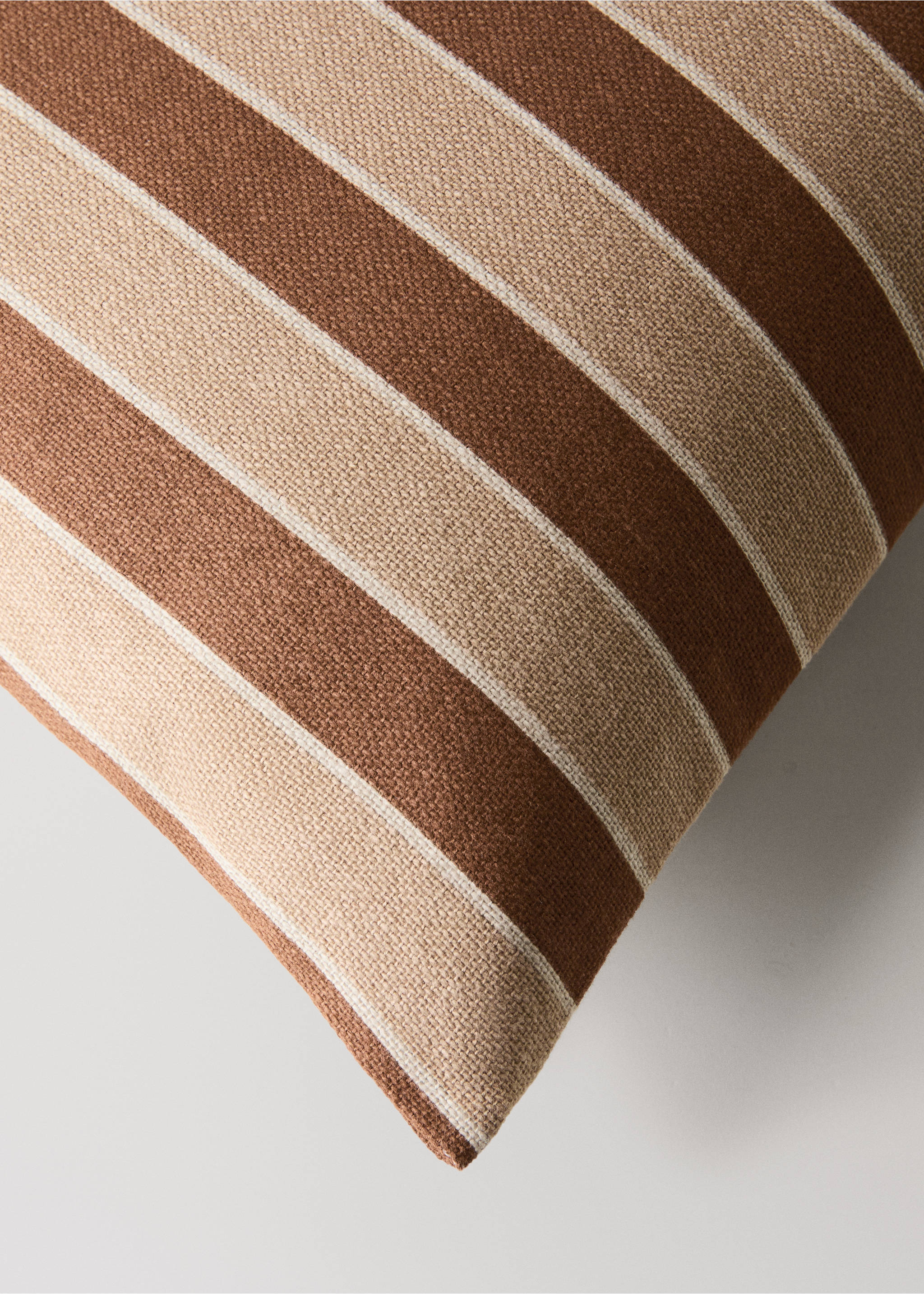 Cotton cushion cover with printed stripes 30x50 cm - Details of the article 1, Ochre. Ref: 37061467-00.