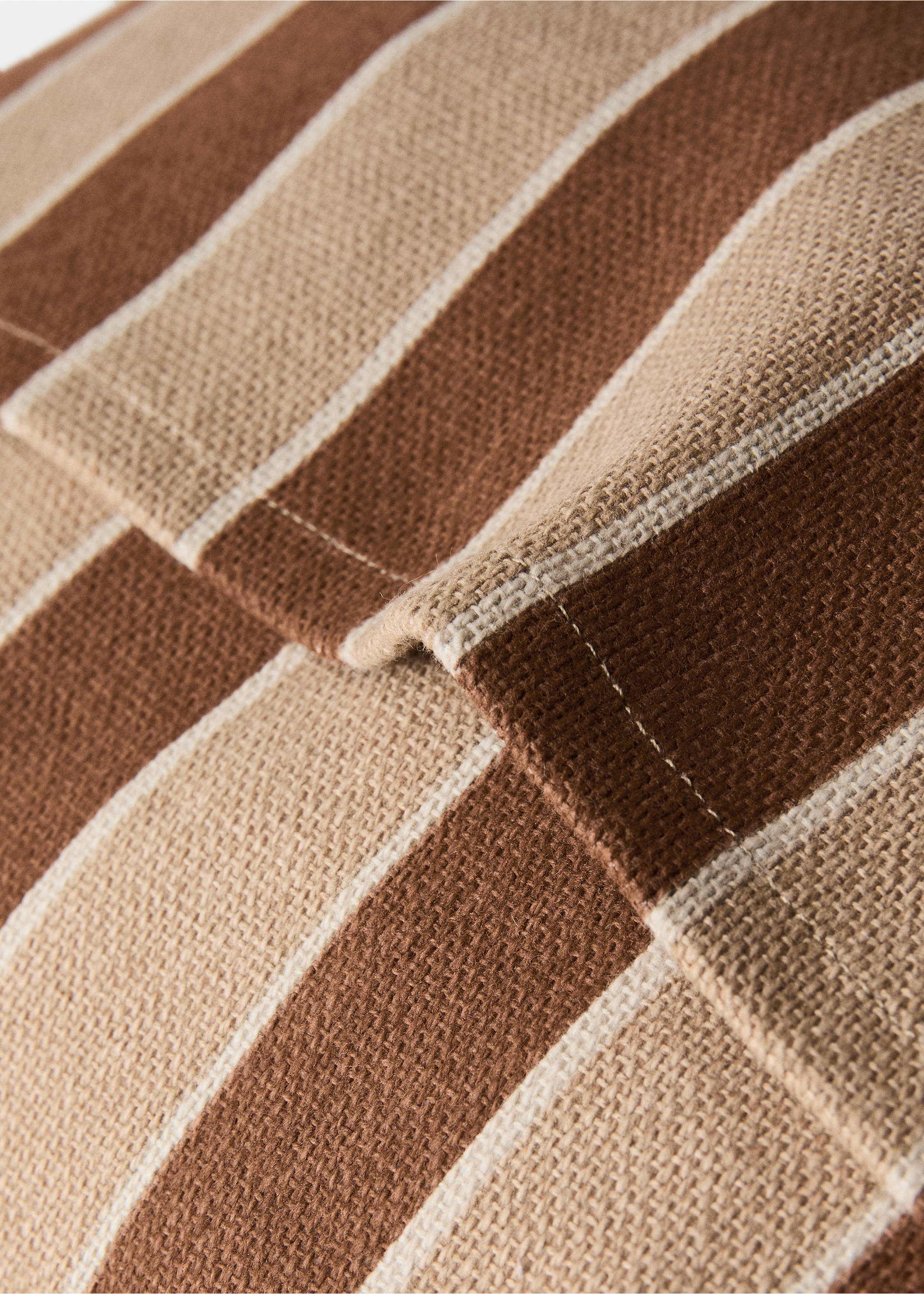 Cotton cushion cover with printed stripes 30x50 cm - Details of the article 2, Ochre. Ref: 37061467-00.