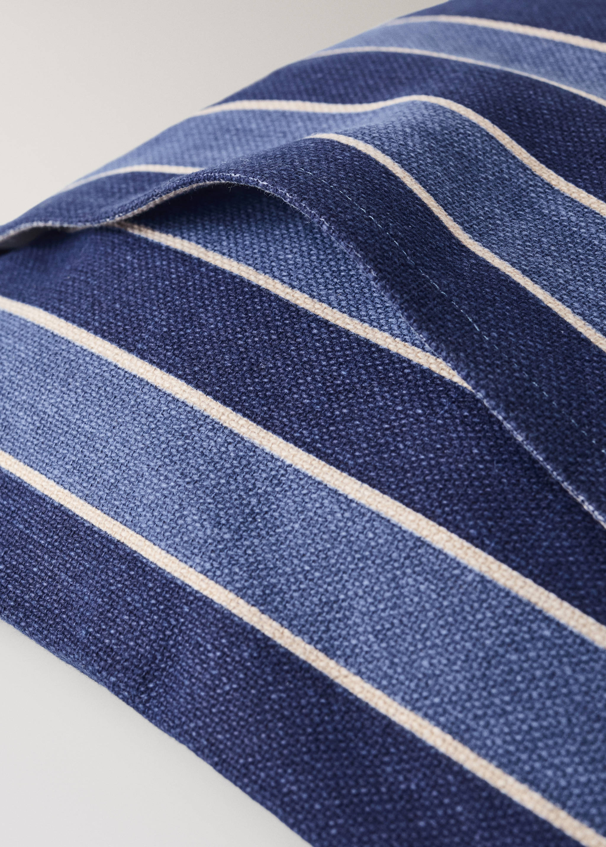 Cotton cushion cover with printed stripes 30x50 cm - Details of the article 2
