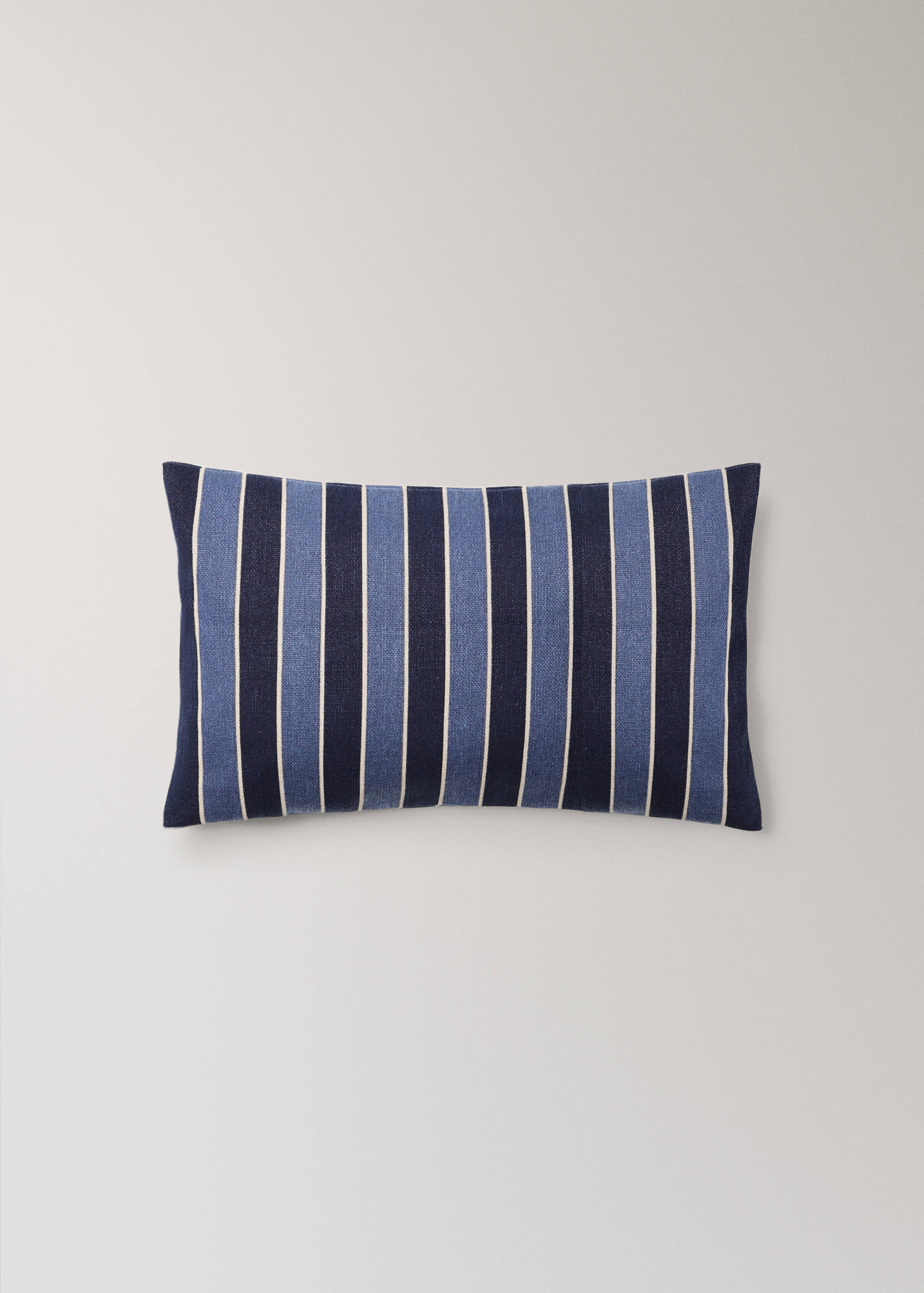 Cotton cushion cover with printed stripes 30x50 cm - Article without model