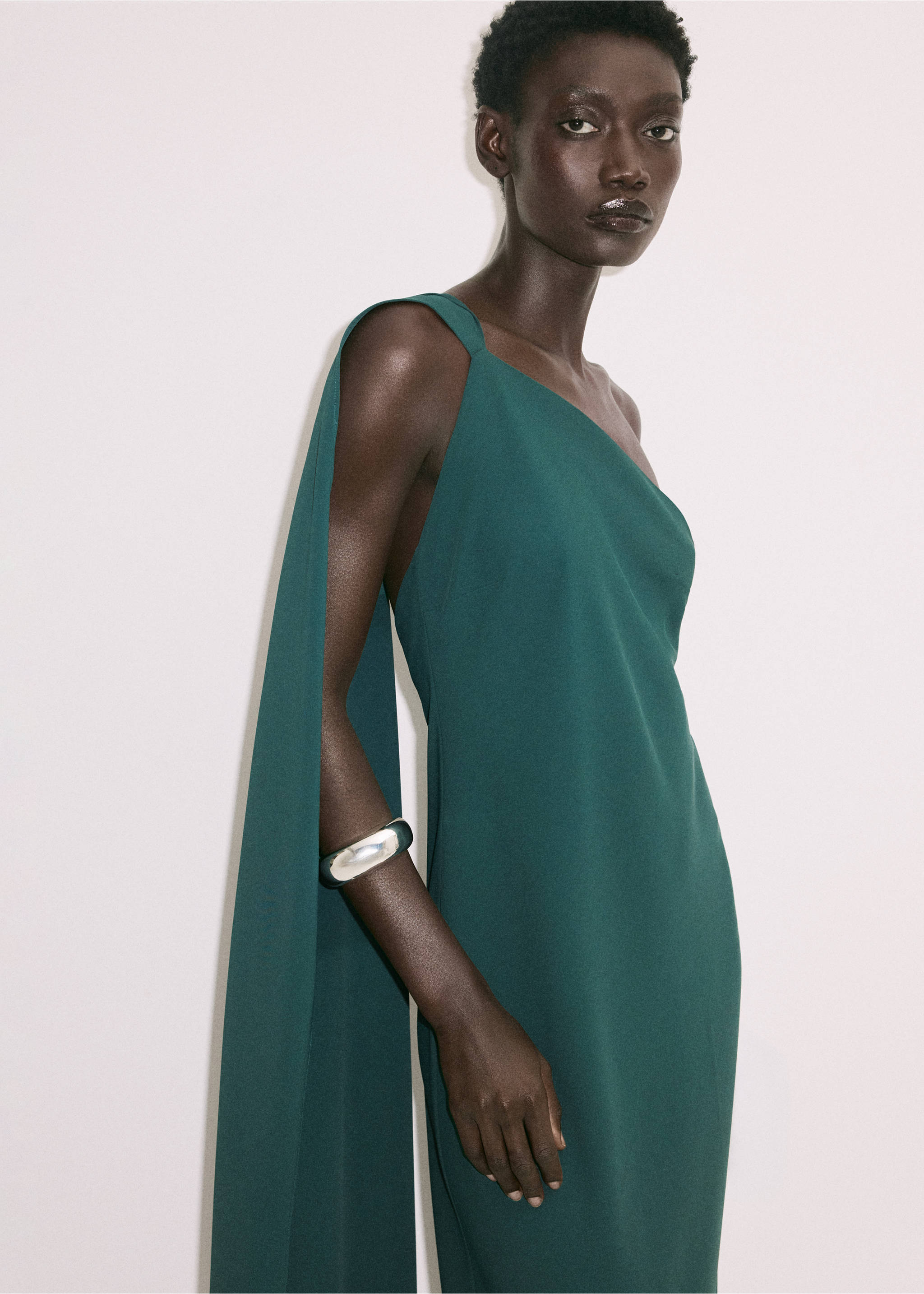 Dark green asymmetrical dress with a draped capelet., Green. Ref: 37061468-00.