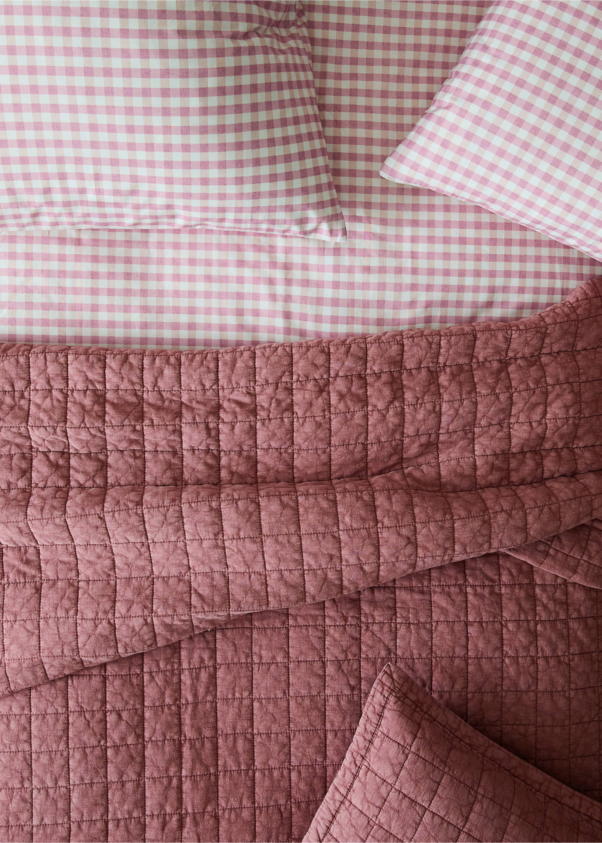 Cot bed quilt cotton quilted checks - Details of the article 7, Coral Red. Ref: 37061485-00.