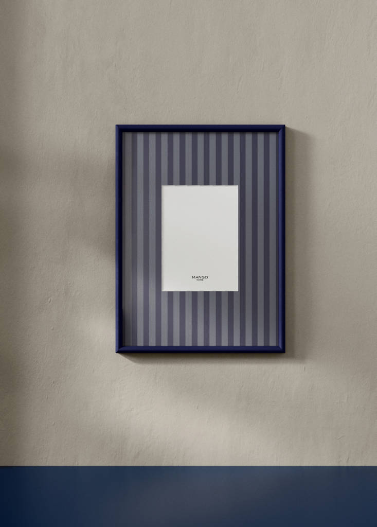 Medium striped wooden photo frame — Blue