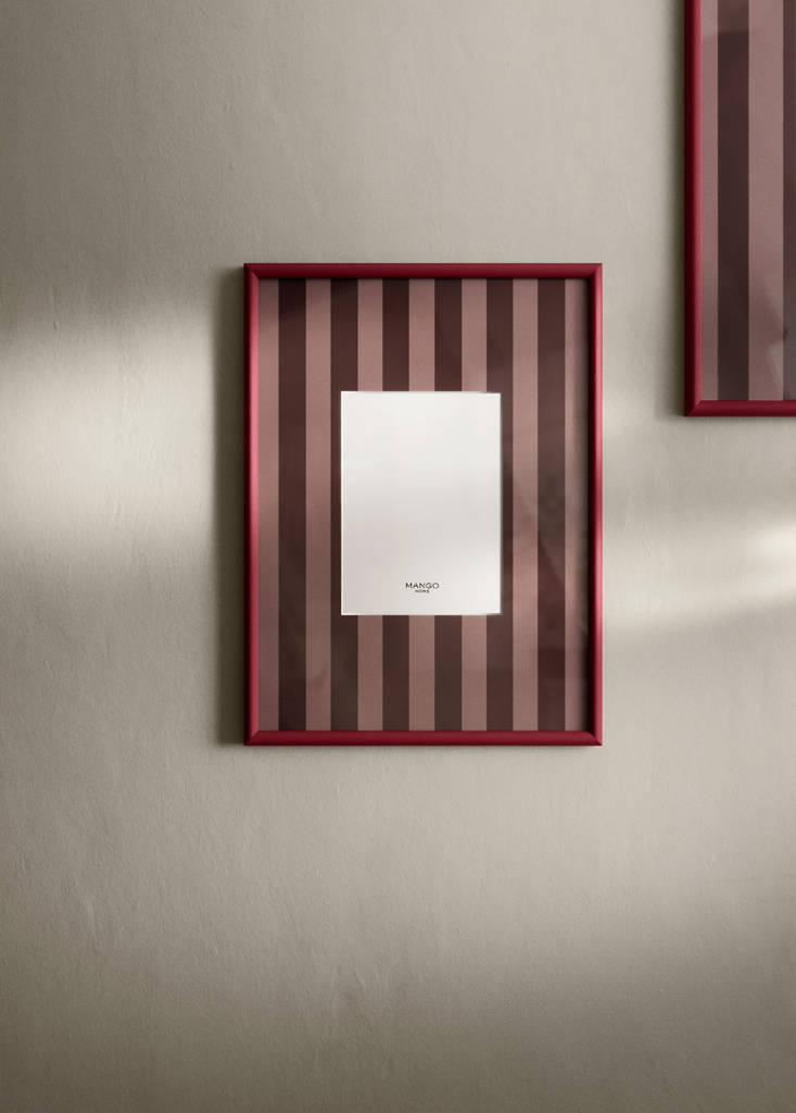 Medium striped wooden photo frame — Maroon