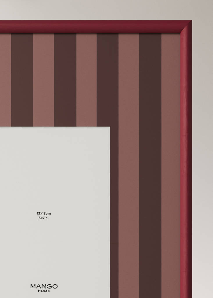 Medium striped wooden photo frame — Maroon