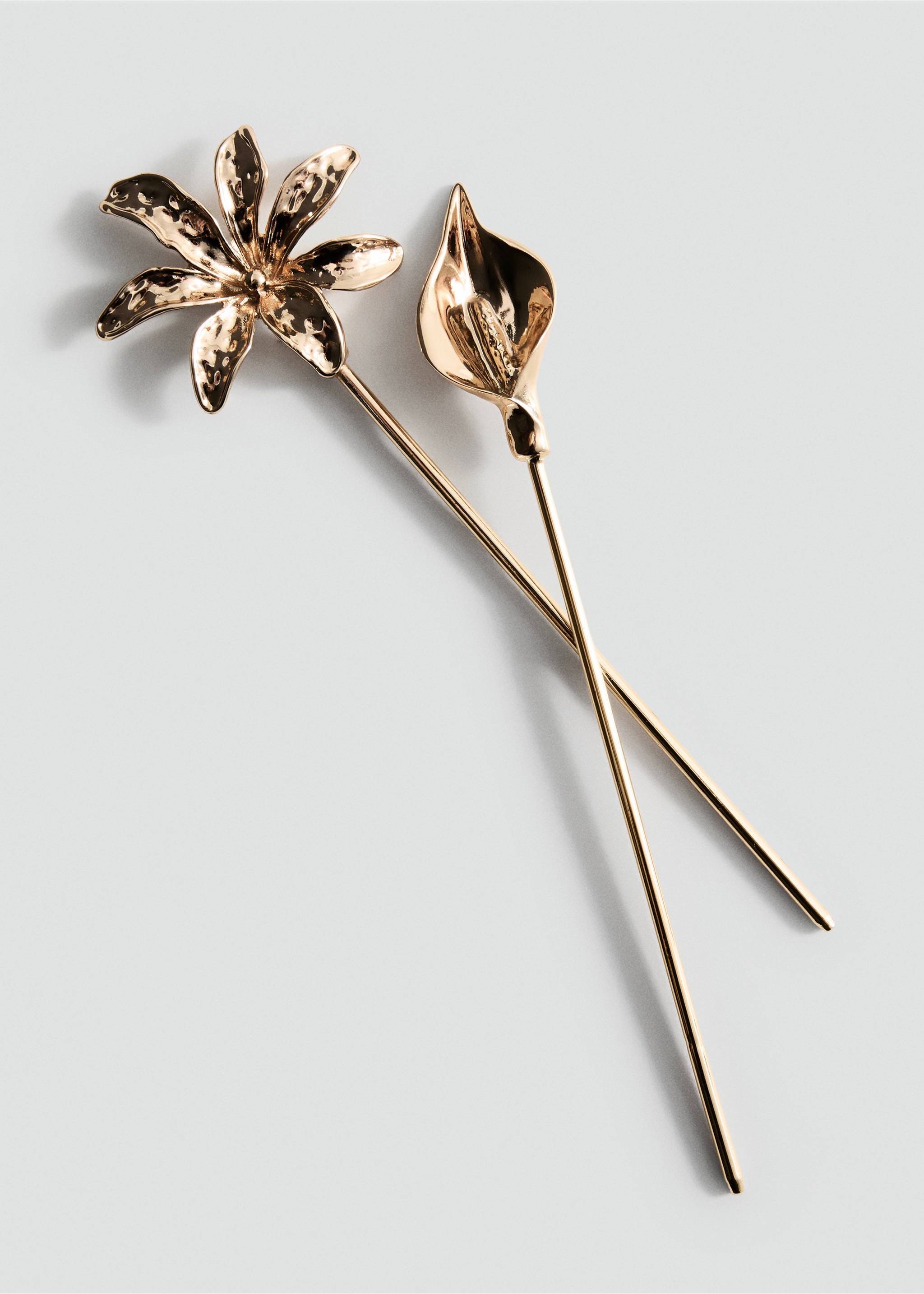 Metallisk hårspenne med blomster - Artikkeldetalj 1, Gull. Ref: 37061515-00.