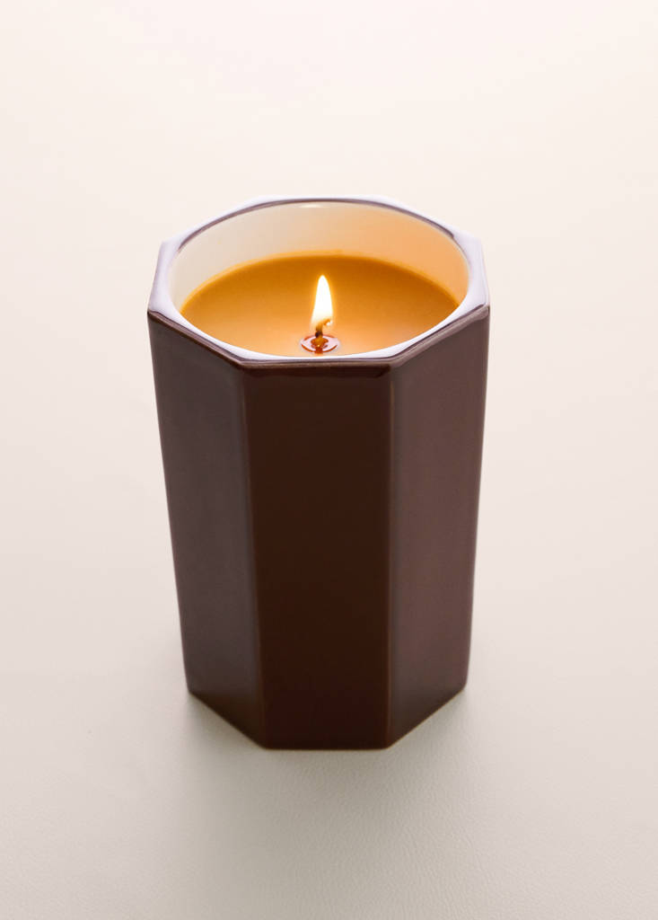Hexagonal ceramic decorative candle — Chocolate