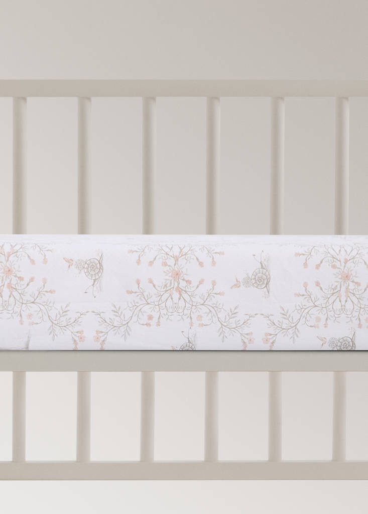 Printed 100% cotton percale cot fitted sheet — Nude