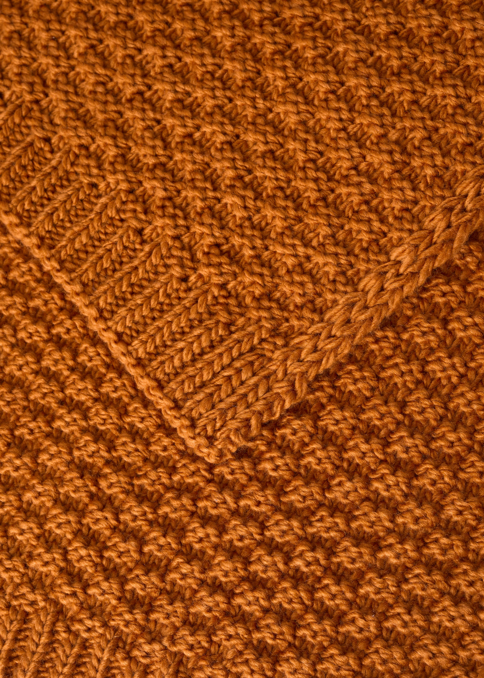 Crochet-textured throw blanket - Details of the article 1