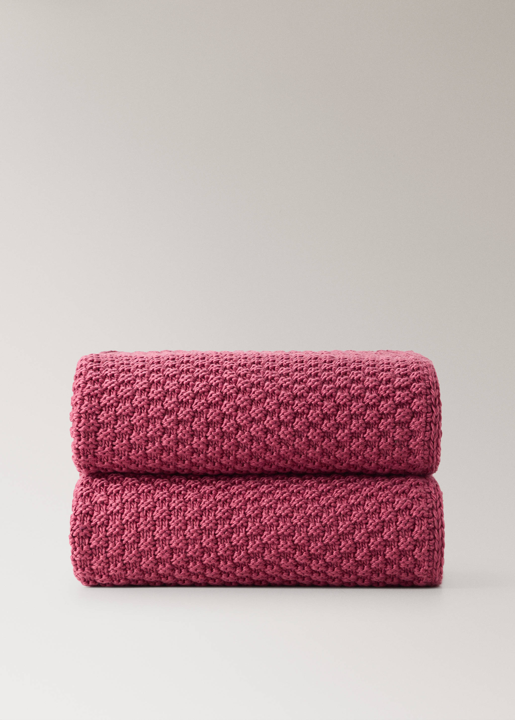 Crochet-textured throw blanket - Article without model