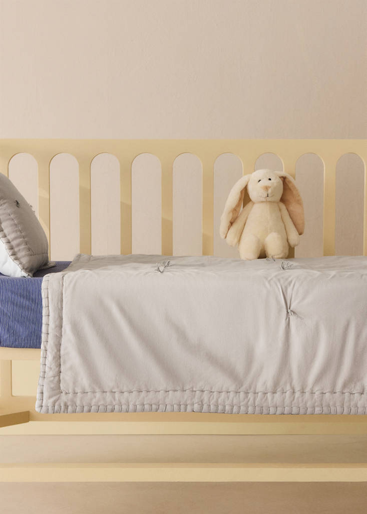 Gesteppter Baumwoll-Quilt für Babybett 90 cm — Grau