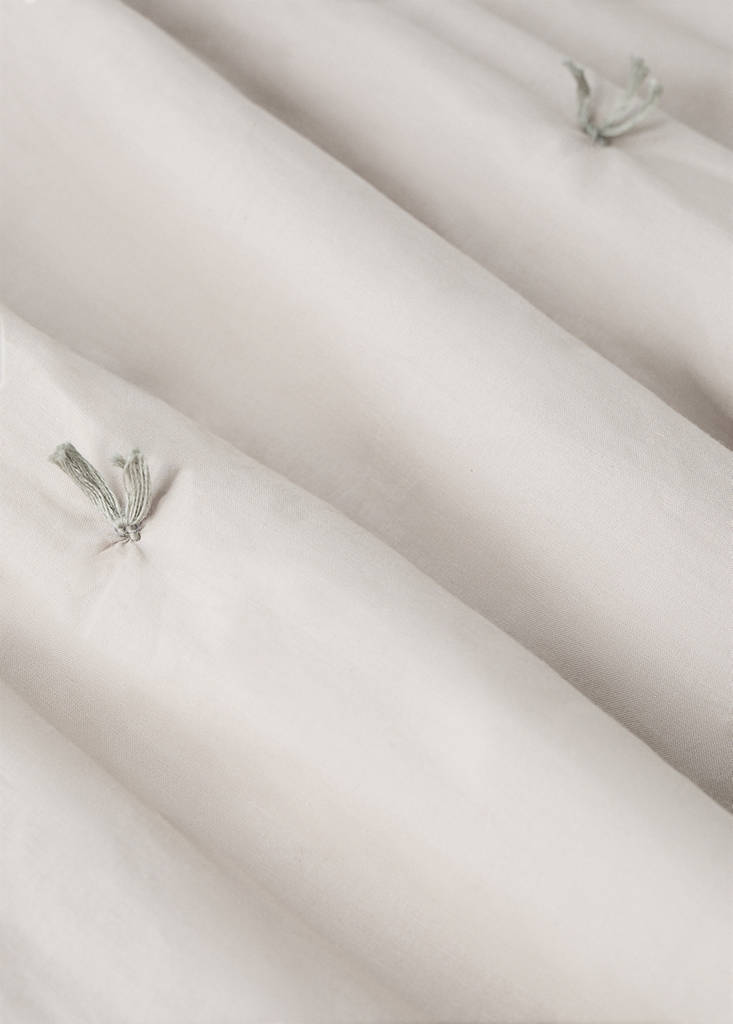 Gesteppter Baumwoll-Quilt für Babybett 90 cm — Grau