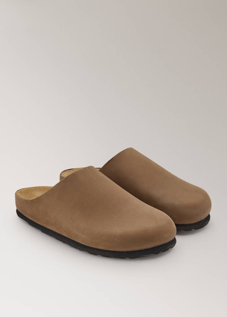Minimalist leather clogs — Brown