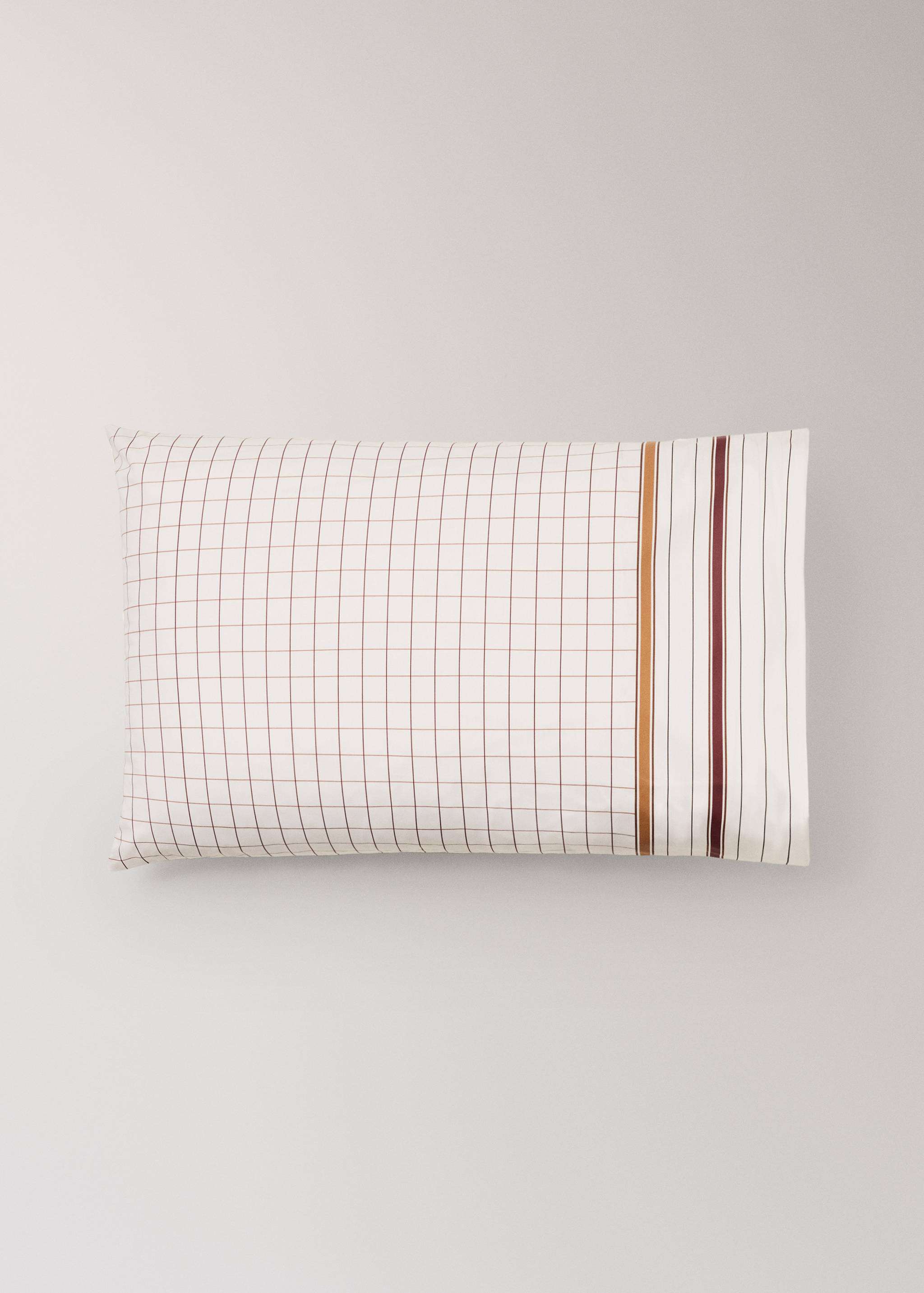 Two 200 thread count cotton pillowcases checked 50 x 75 cm - Article without model