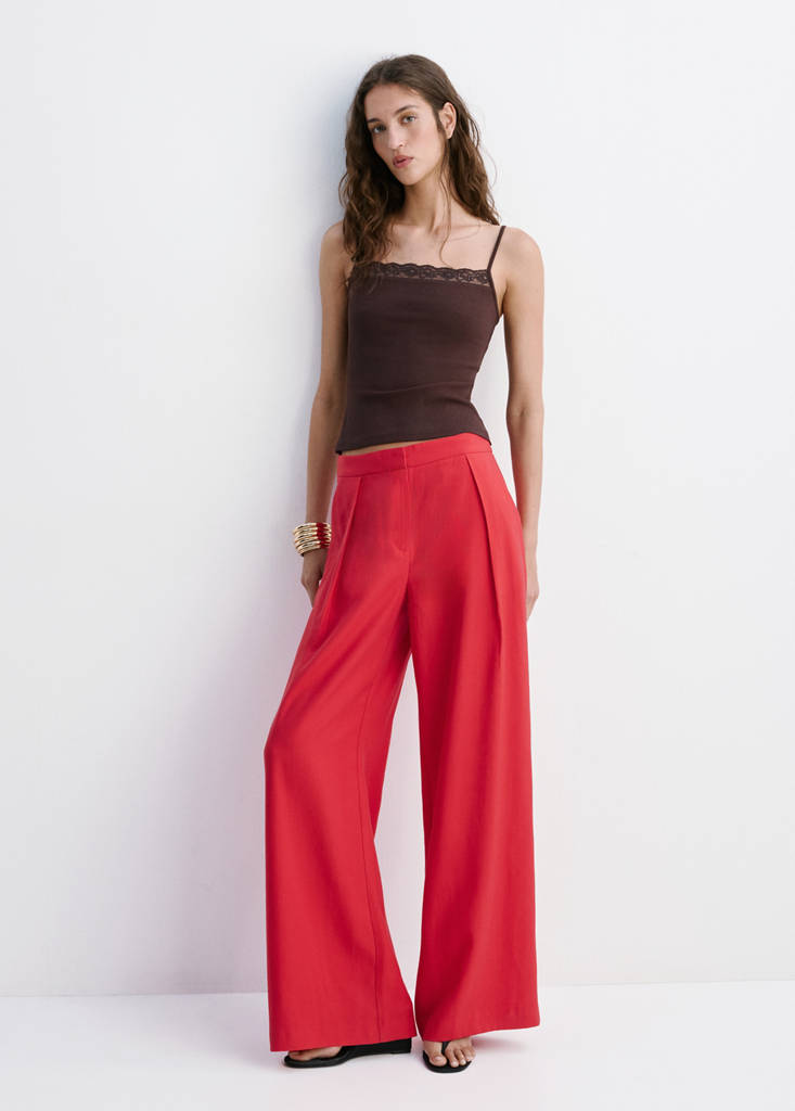 Fitted top with lace detail — Brown