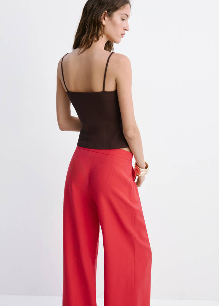 Fitted top with lace detail — Brown