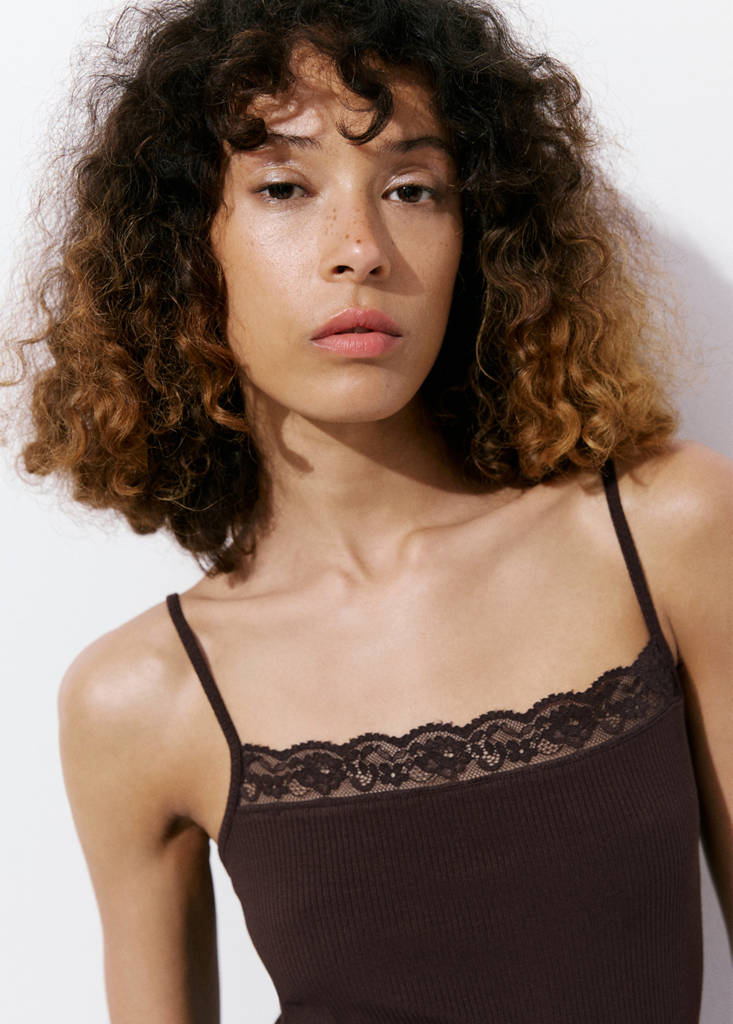 Fitted top with lace detail — Brown