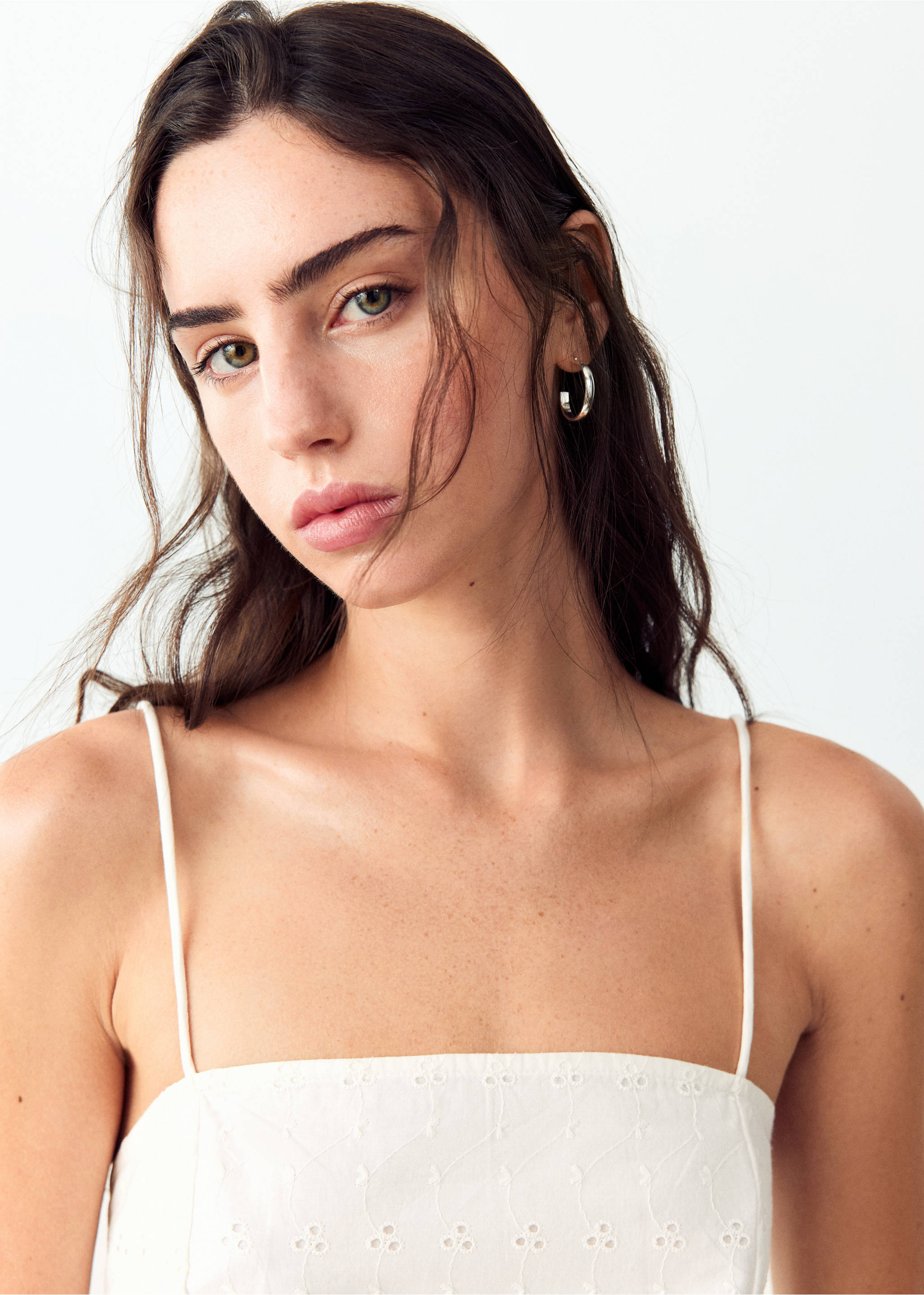 Embroidered cut-out dress - Details of the article 1, Off White. Ref: 37062536-00.