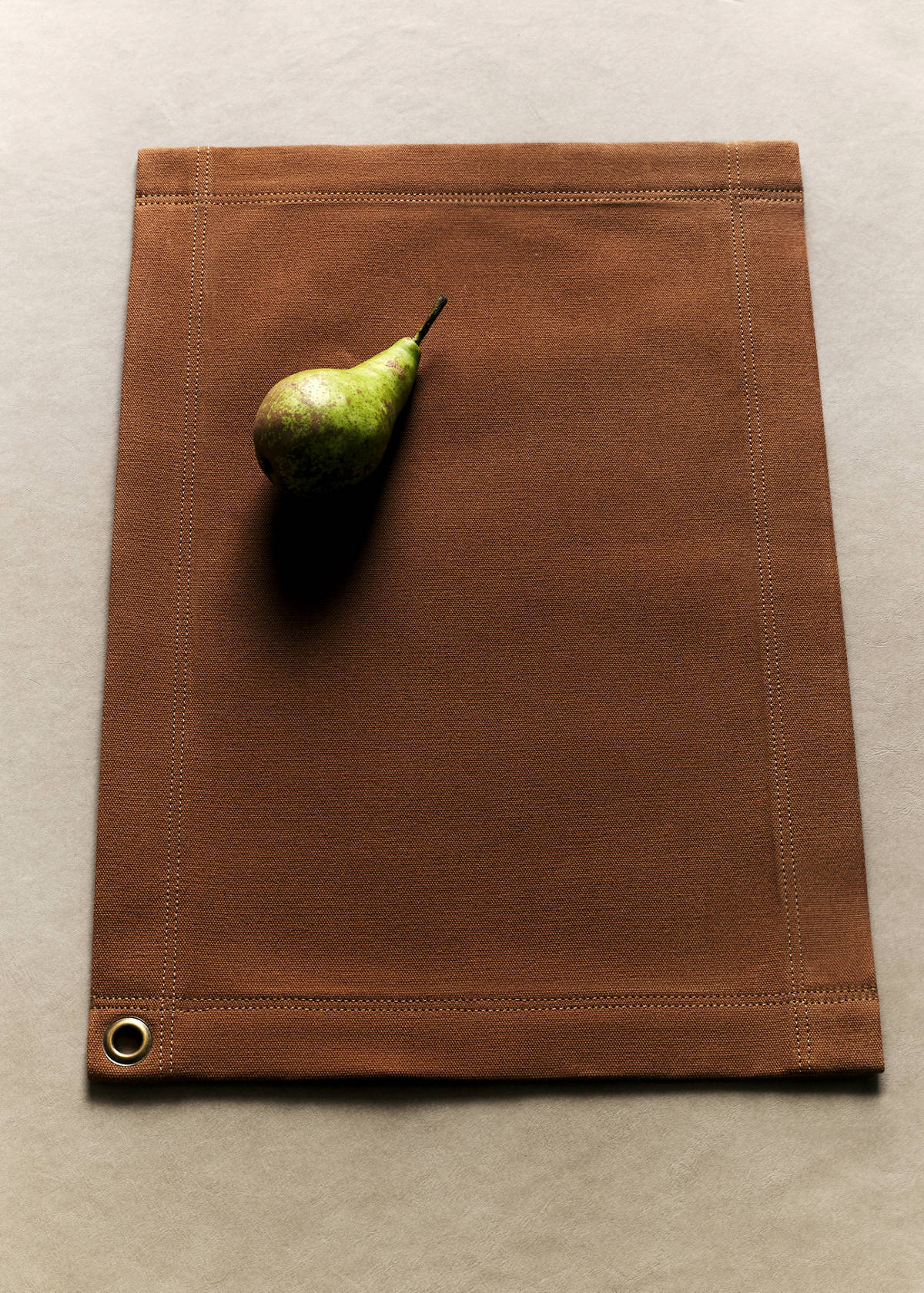 Waxed canvas cotton placemat — Brown