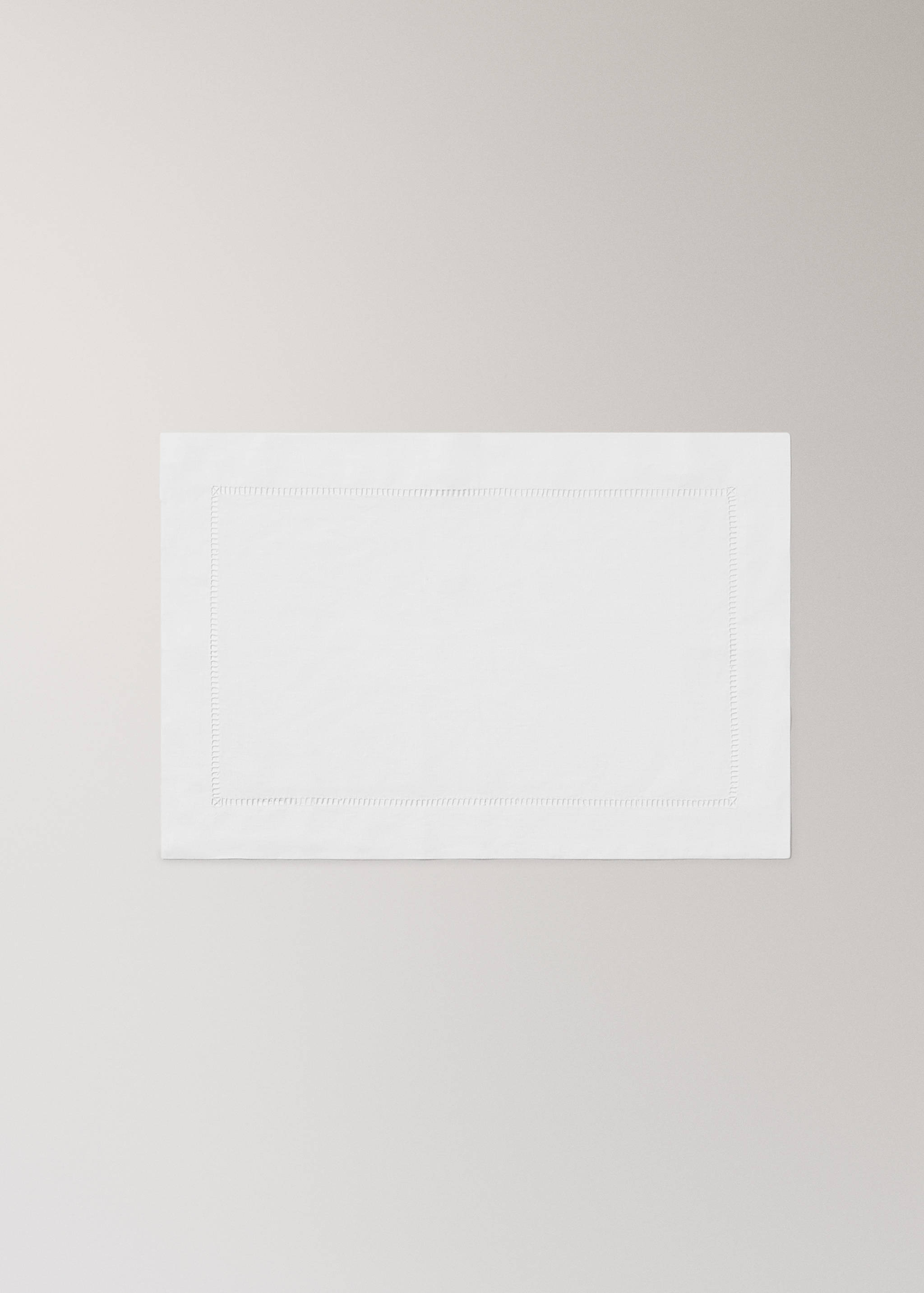 Embroidered hemstitched linen placemat - Article without model