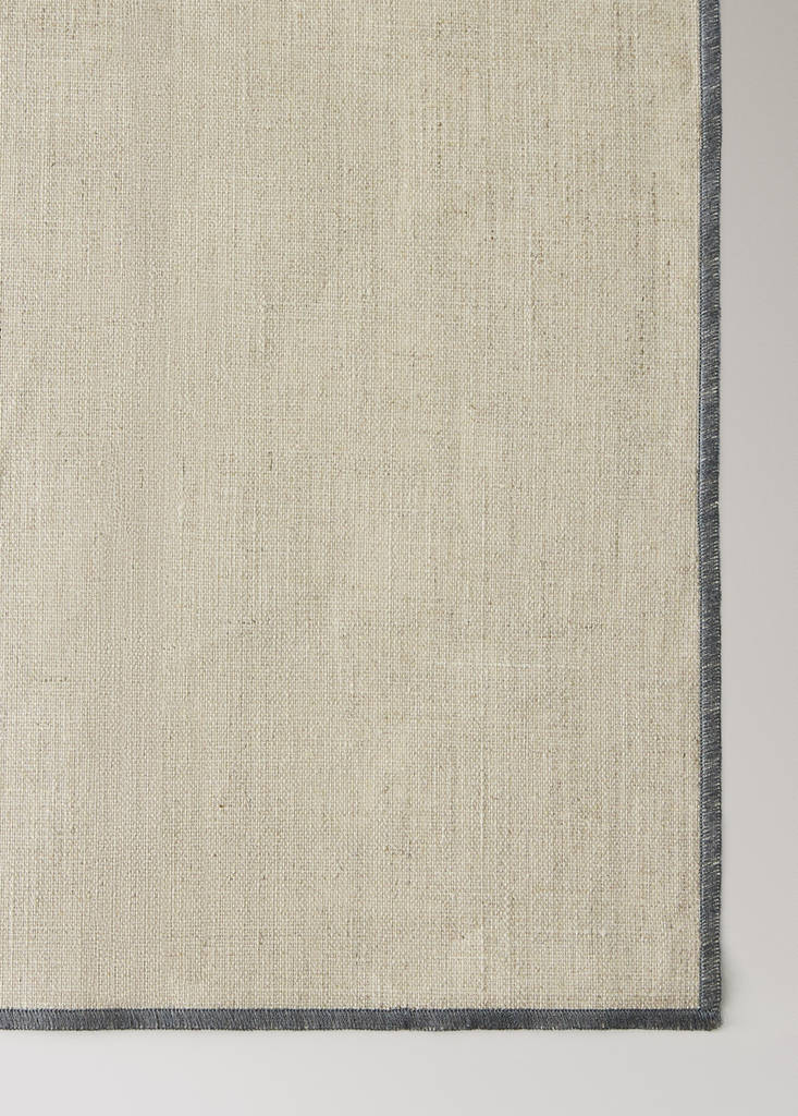 Resin-coated linen table runner with overlock stitching — Light/Pastel Brown