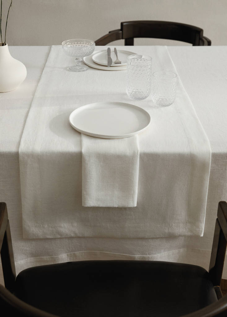 Linen table runner — White
