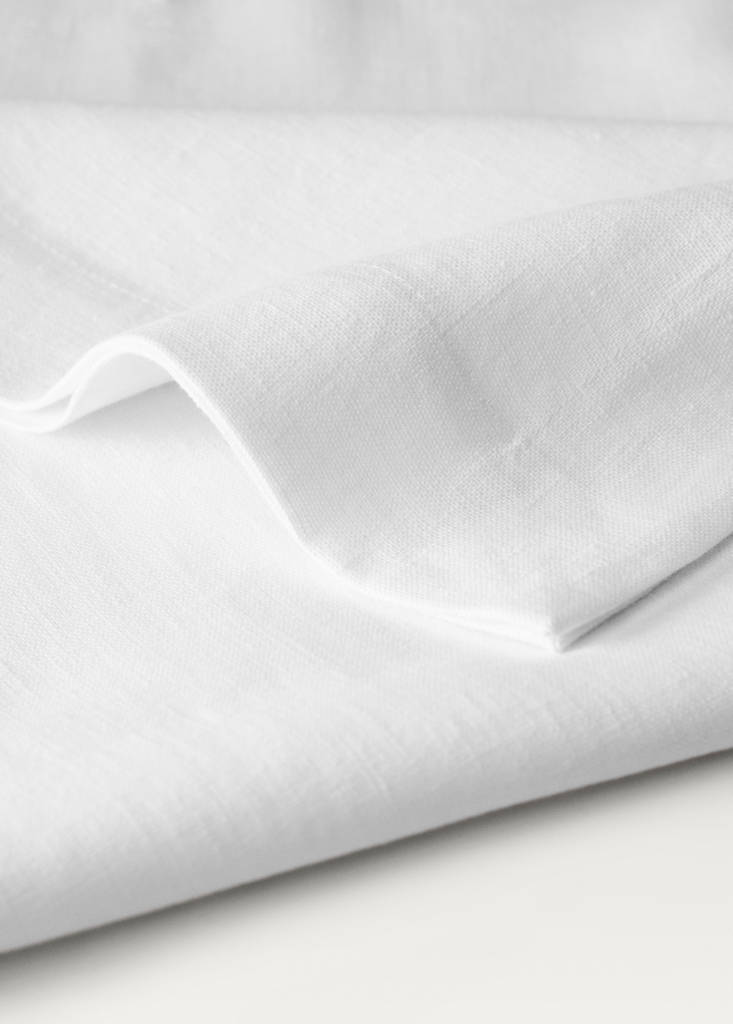 Linen table runner — White