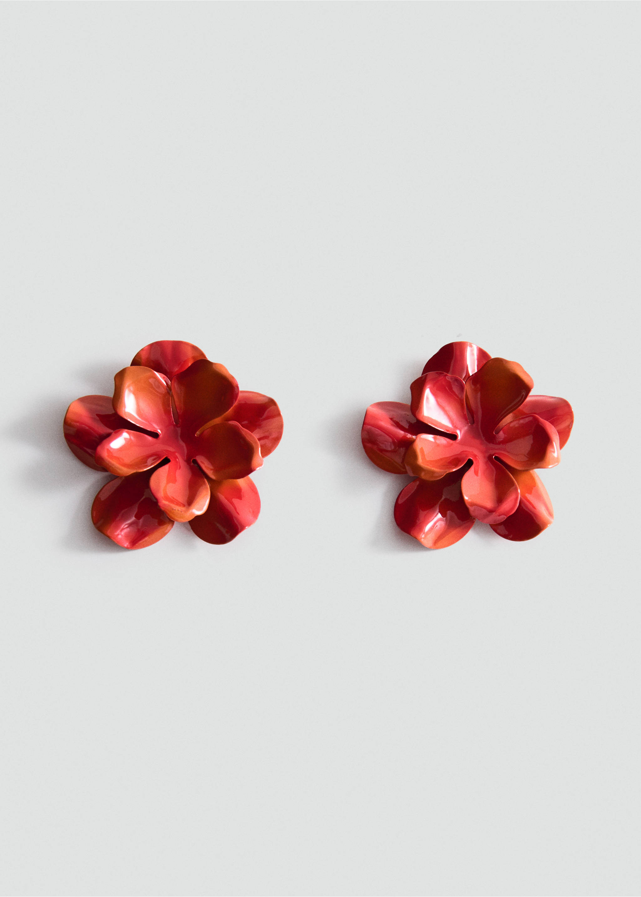 Boucles d'oreilles fleur relief - Article sans modèle, Orange. Ref: 37062556-00.