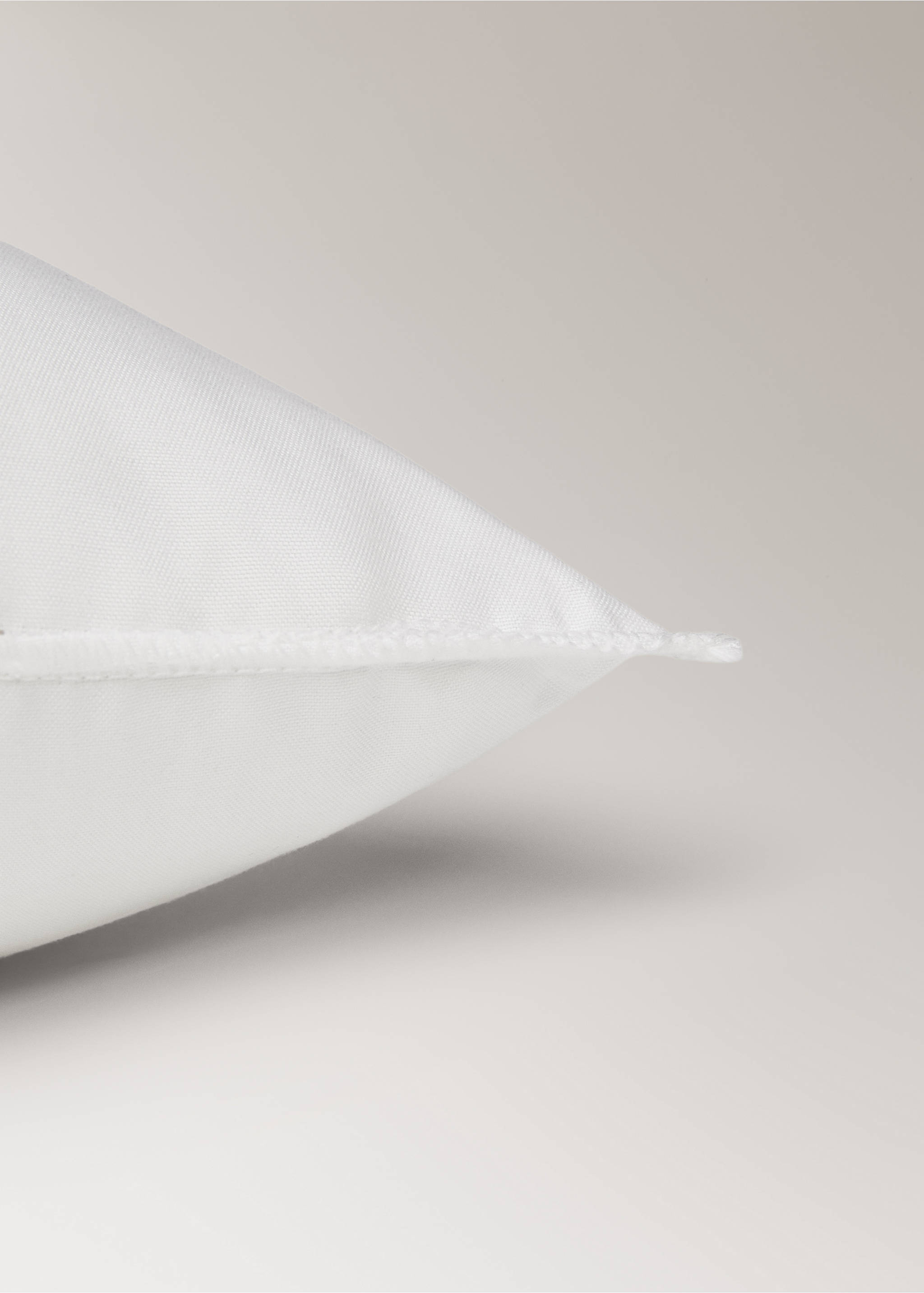 Microfibre cushion filling 30x40cm - Details of the article 2, White. Ref: 37062562-00.