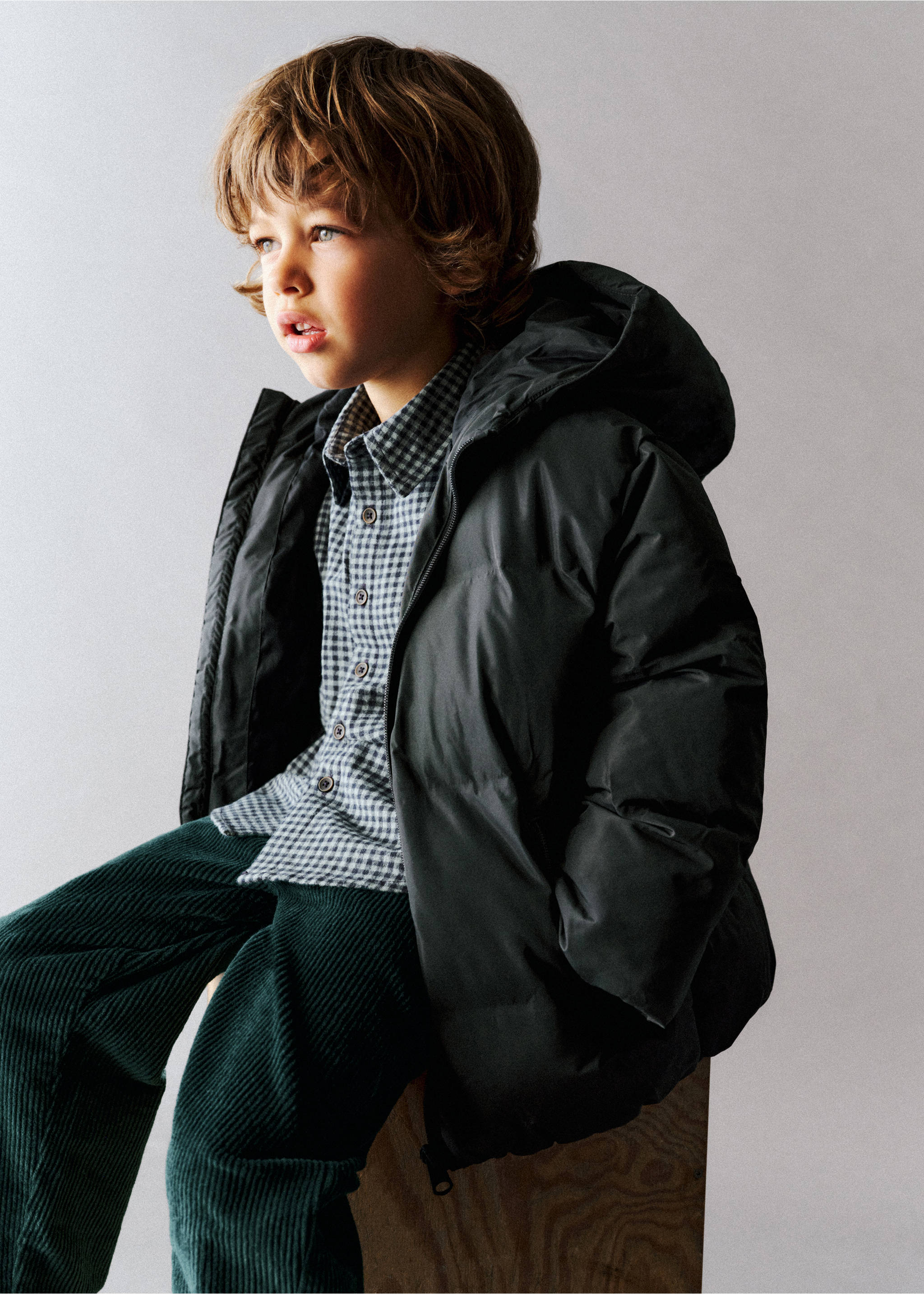 Hood puffer coat - Details of the article 5, Charcoal. Ref: 37062890-00.