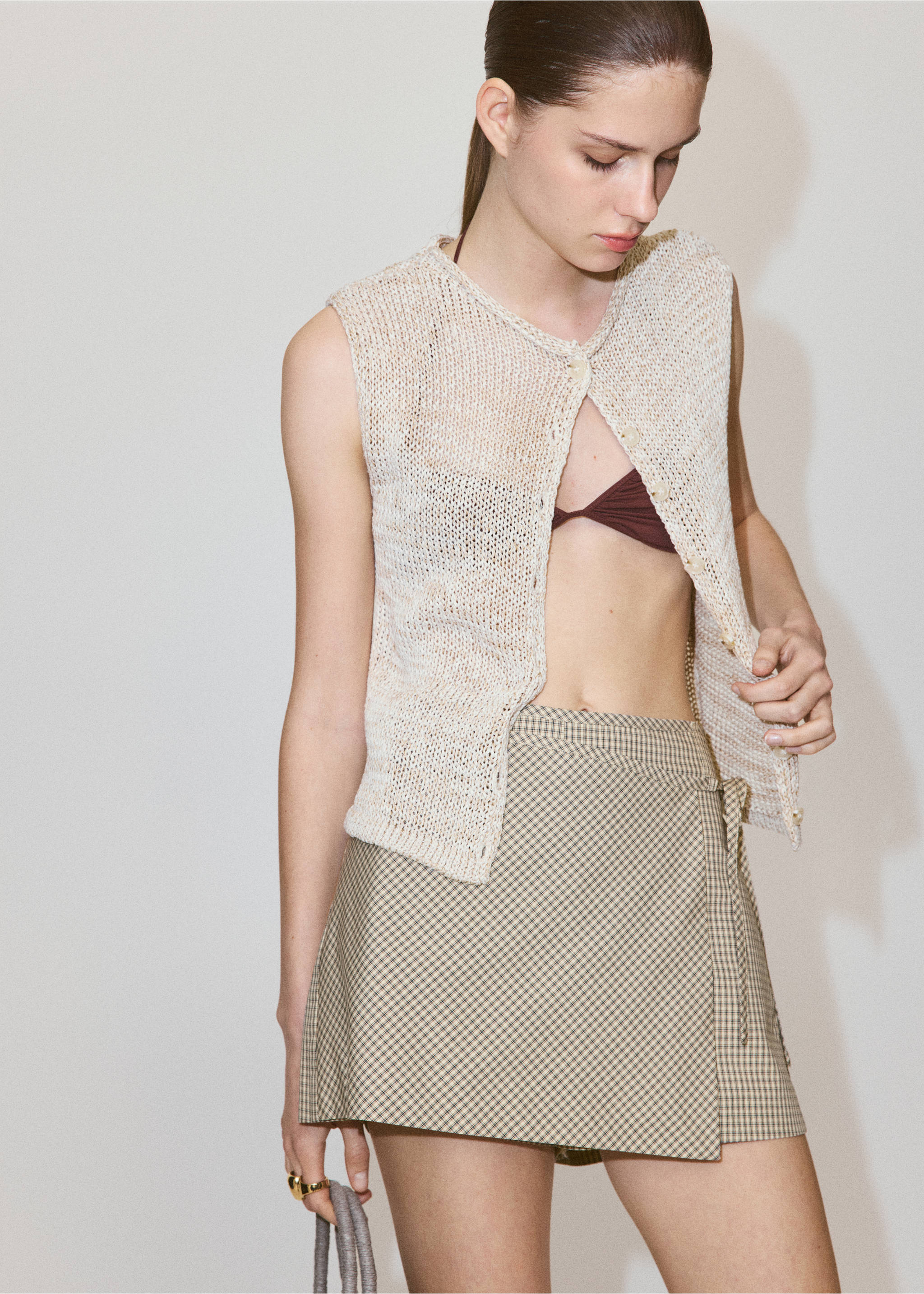 Checked tie-waist skort - Details of the article 3, Ecru. Ref: 37062897-00.