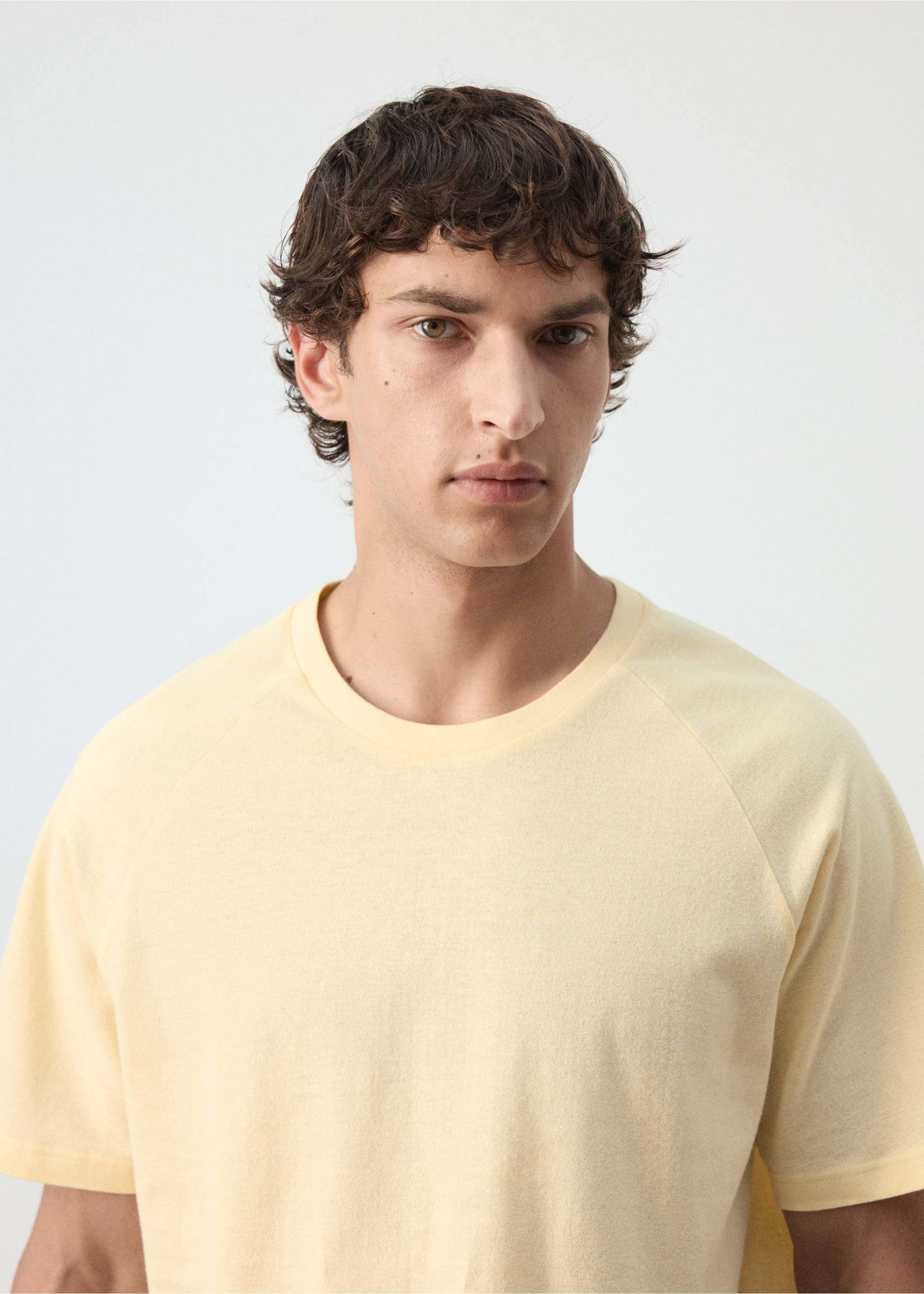 Relaxed fit cotton-linen blend T-shirt - Details of the article 1, Pastel Yellow. Ref: 37062898-00.