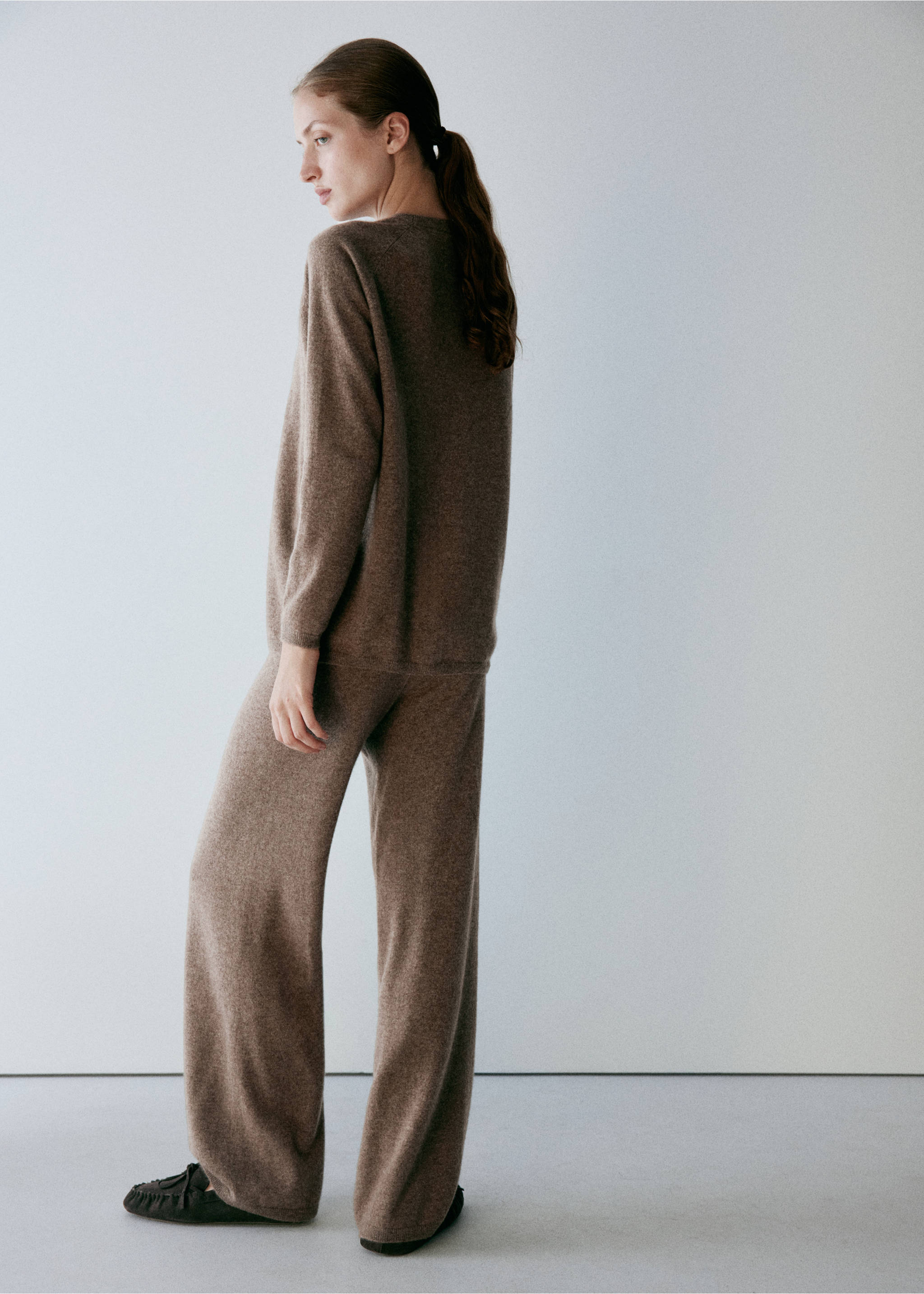 100% cashmere sweater - Reverse of the article, Medium Brown. Ref: 37062900-00.