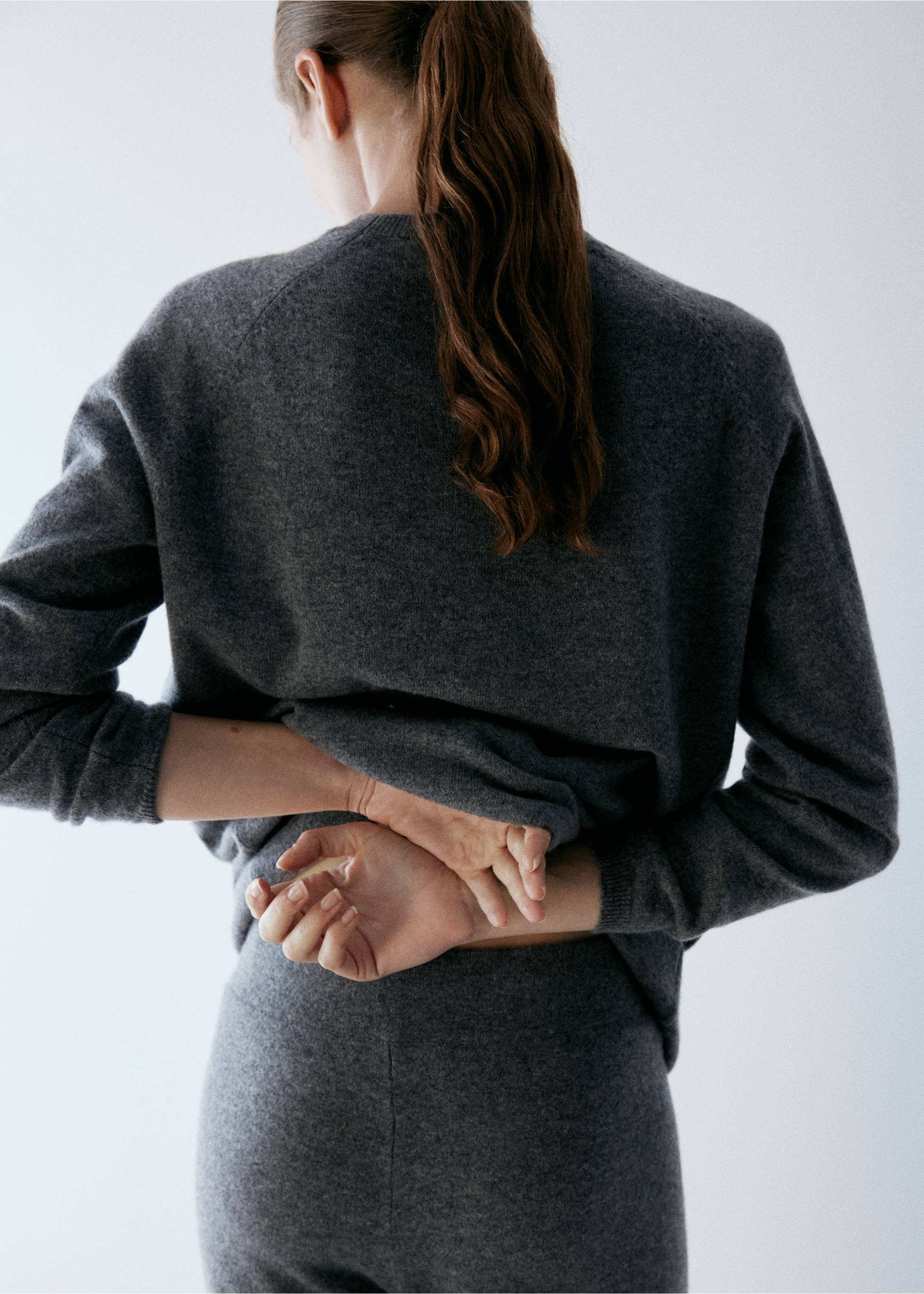 100% cashmere sweater - Reverse of the article, Grey. Ref: 37062900-00.
